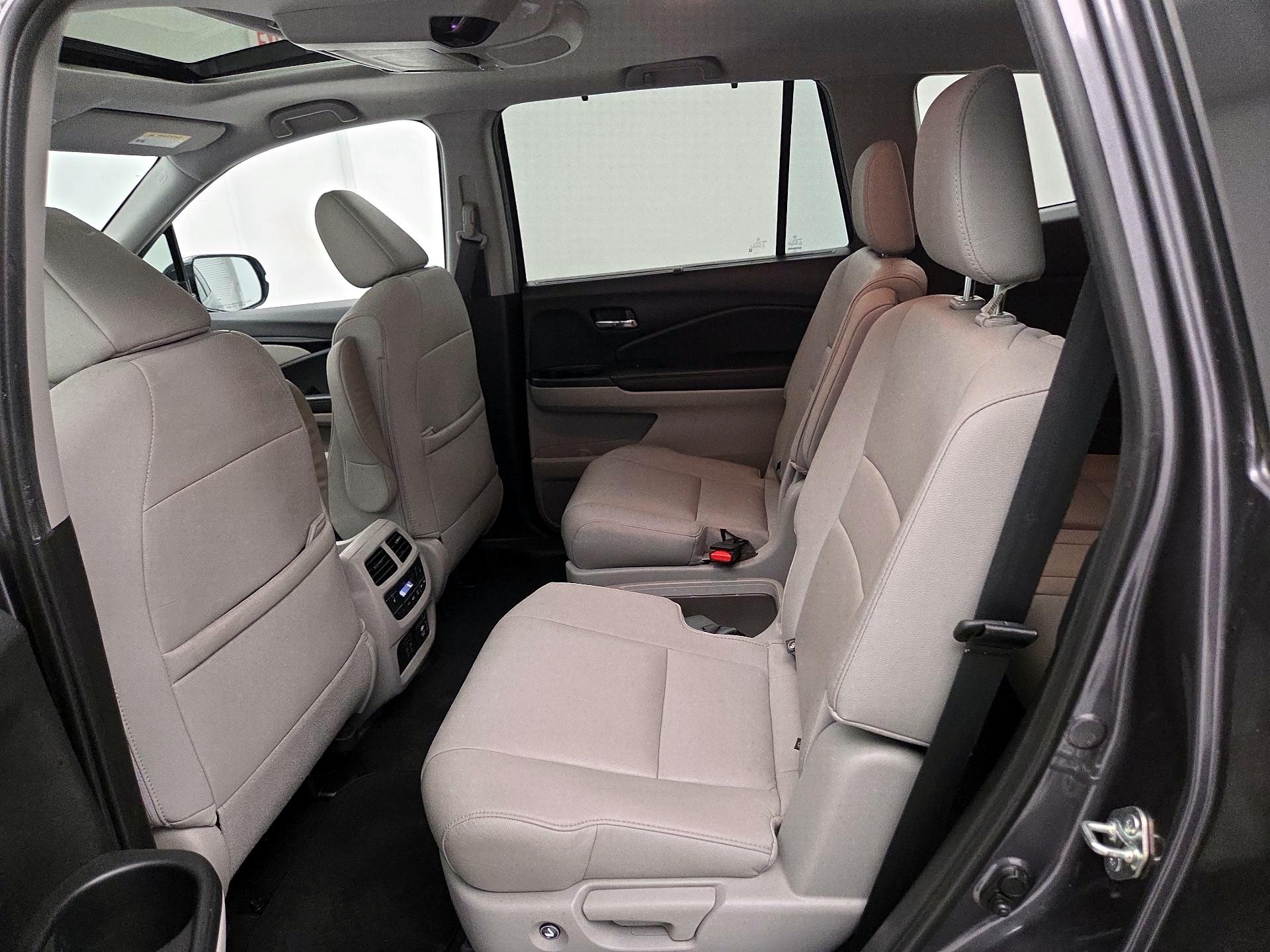 Thumbnail: 2019 Honda Pilot - 20