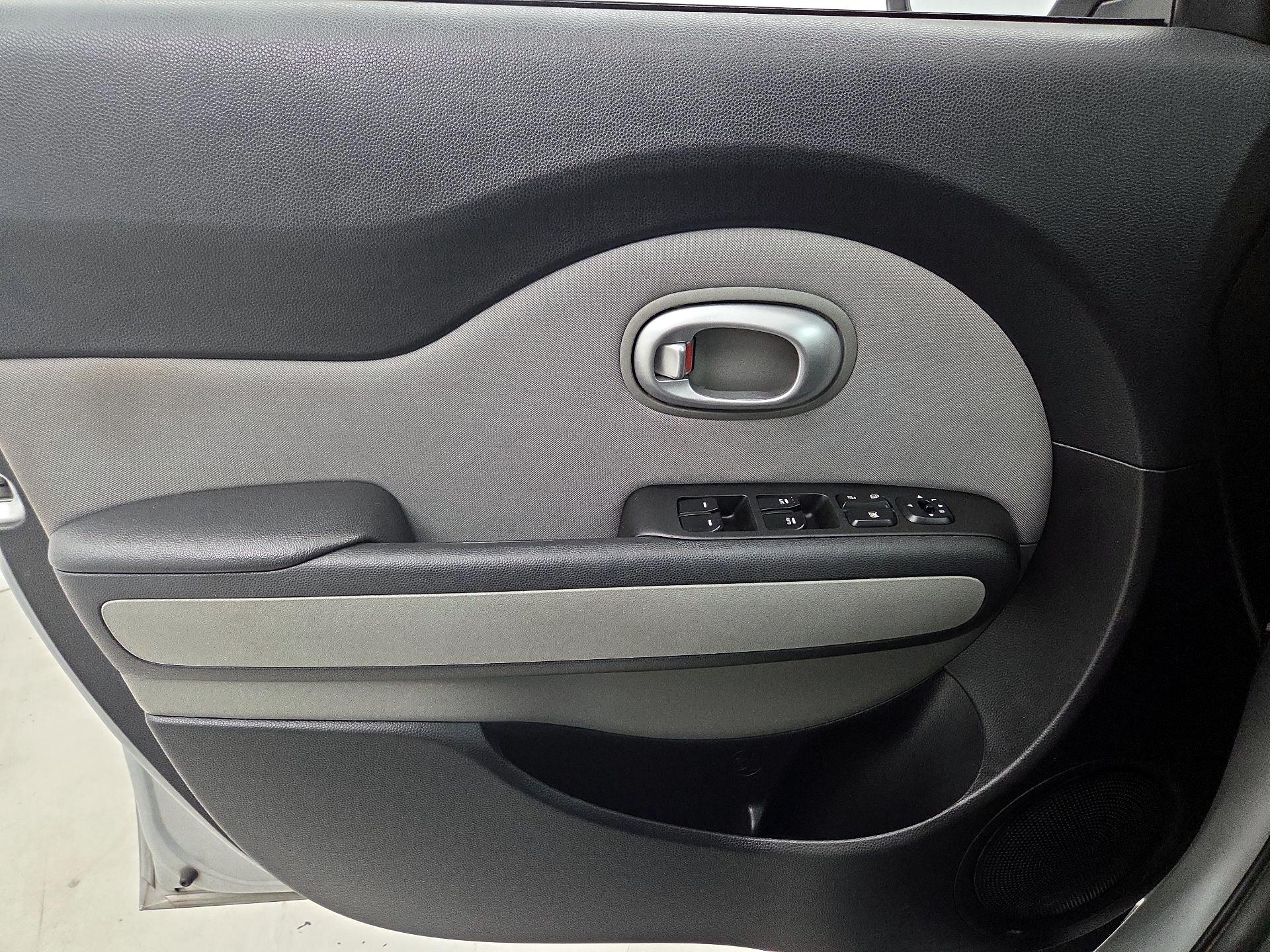 Thumbnail: 2015 Kia Soul - 12