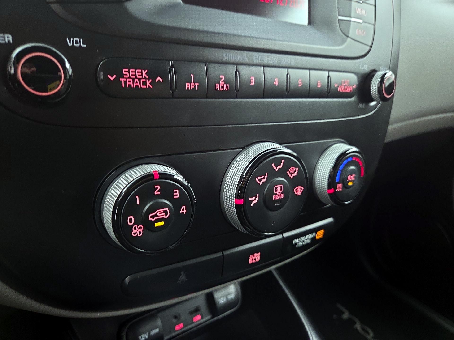 Thumbnail: 2015 Kia Soul - 15