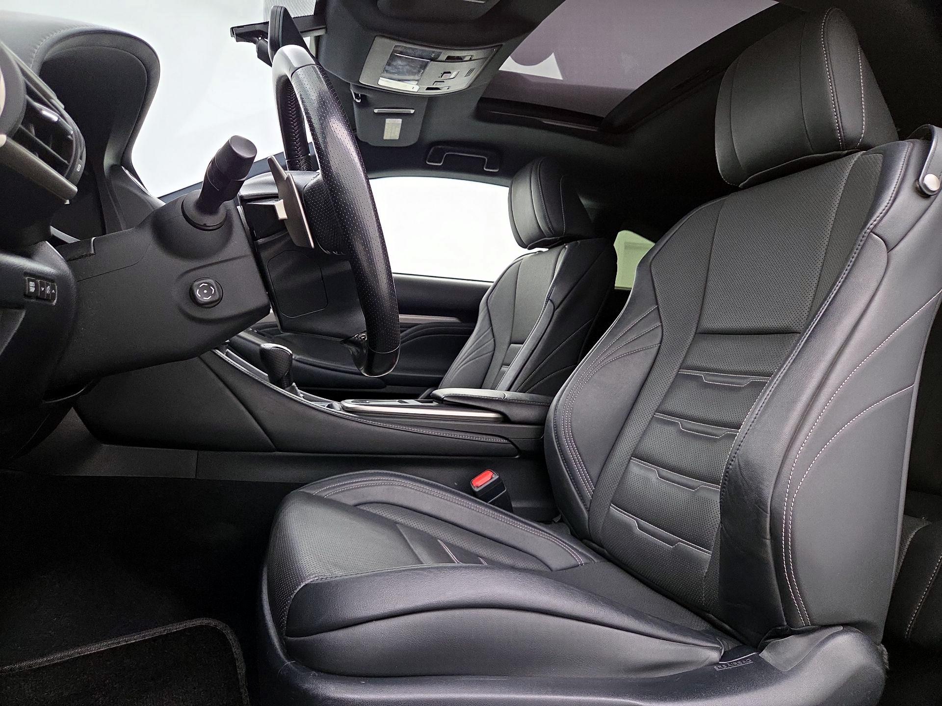 Thumbnail: 2017 Lexus RC - 11