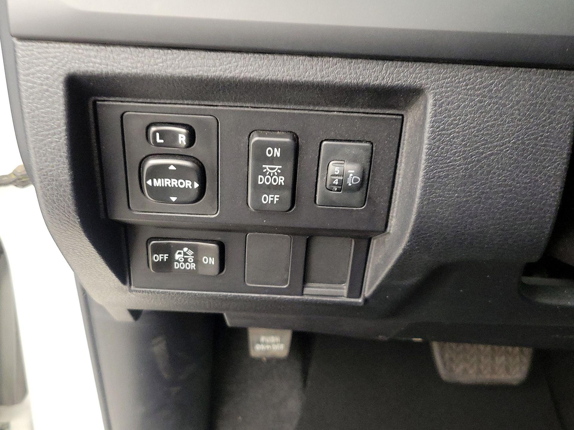 Thumbnail: 2017 Toyota Tundra - 13