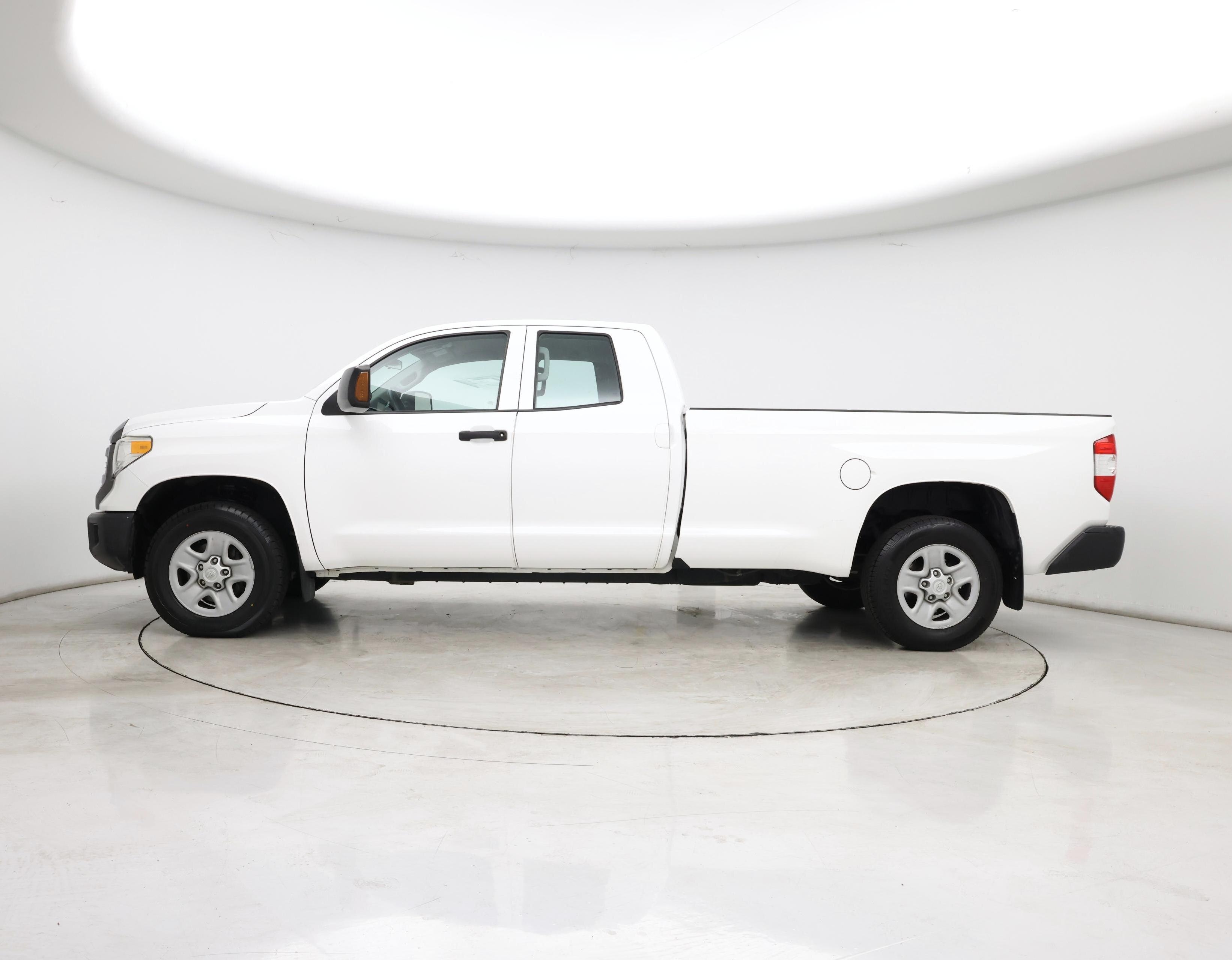 Thumbnail: 2017 Toyota Tundra - 3