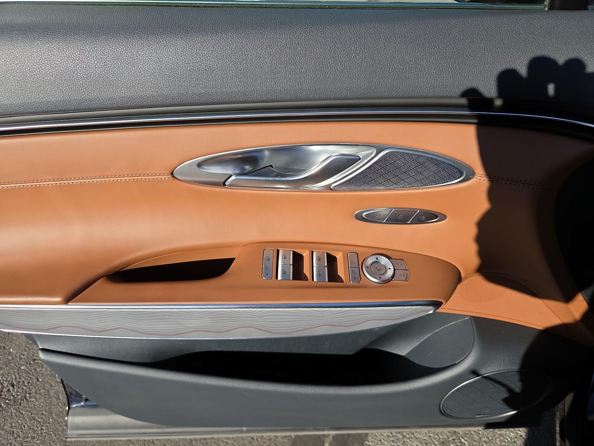 Thumbnail: 2022 Genesis GV70 - 10