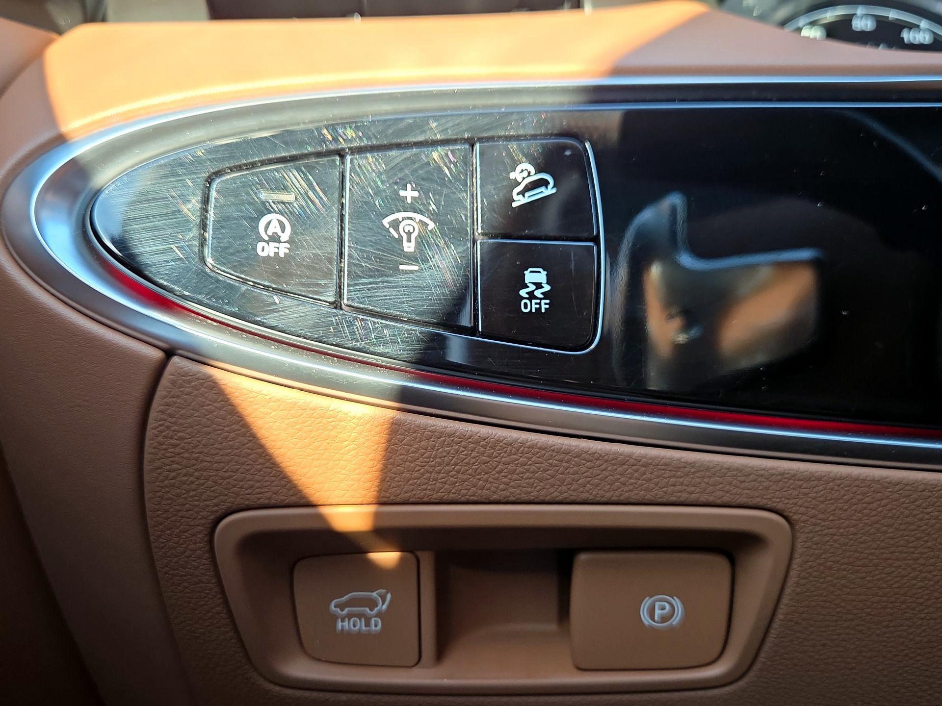 Thumbnail: 2022 Genesis GV70 - 11