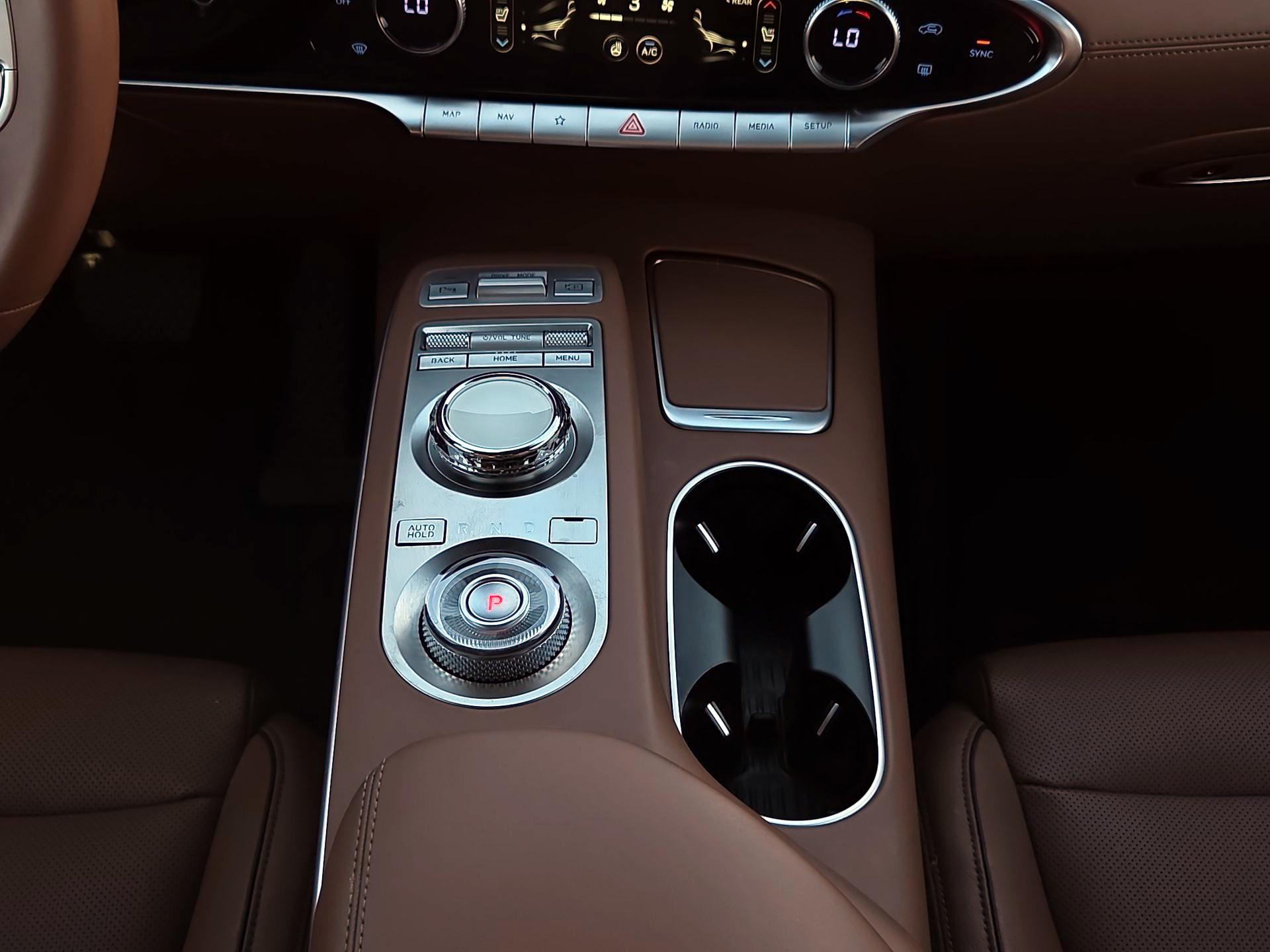 Thumbnail: 2022 Genesis GV70 - 16