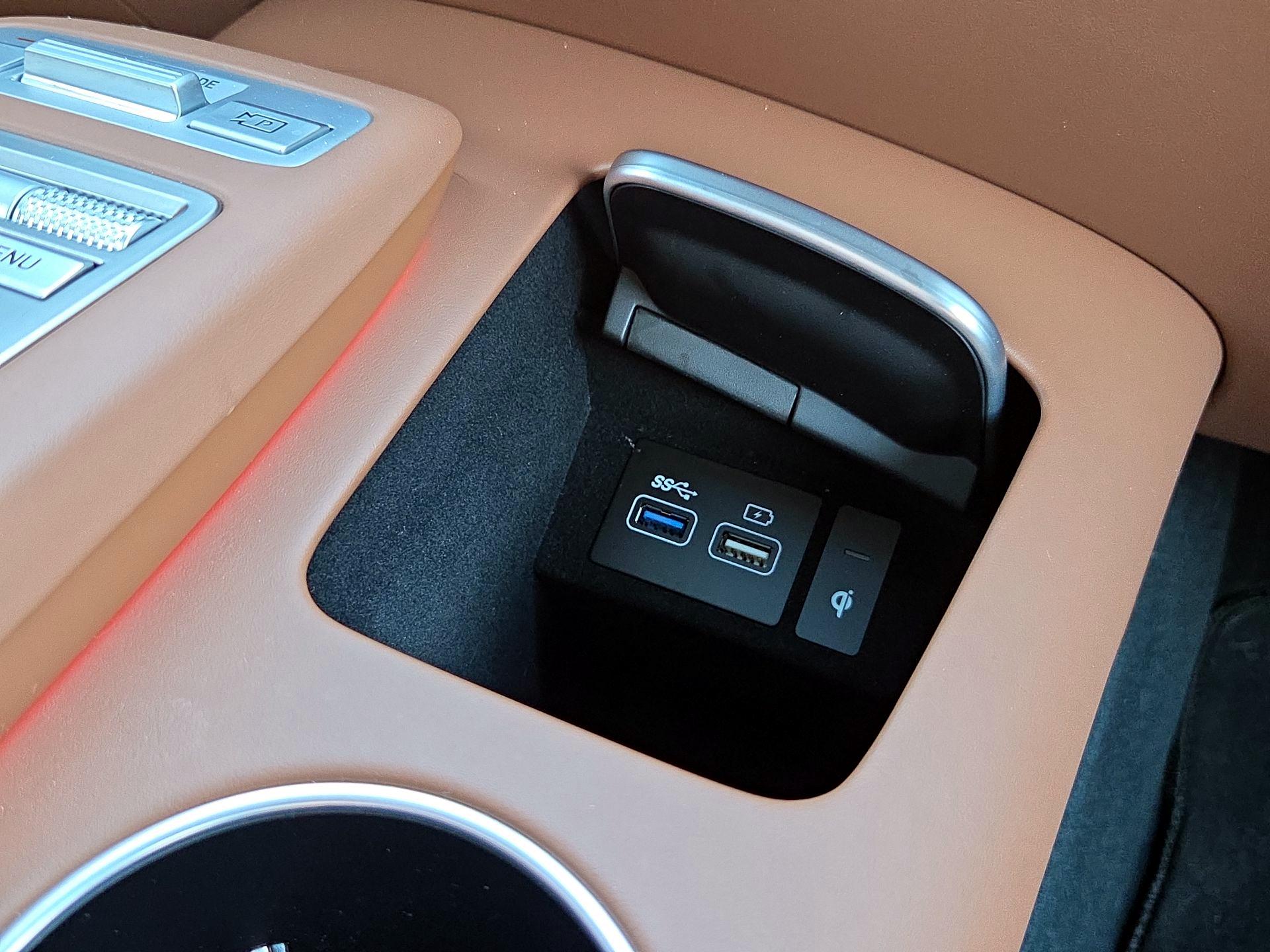 Thumbnail: 2022 Genesis GV70 - 17