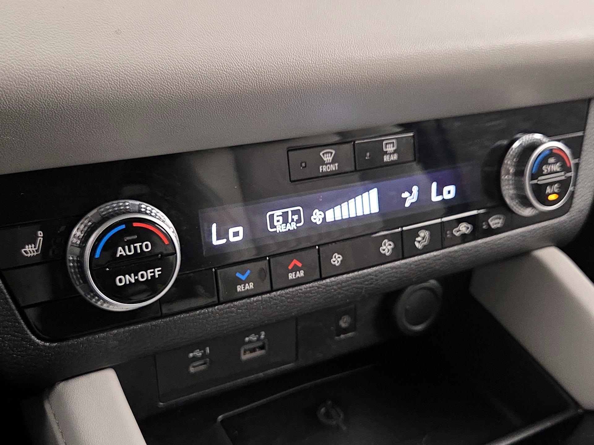 Thumbnail: 2022 Mitsubishi Outlander - 14