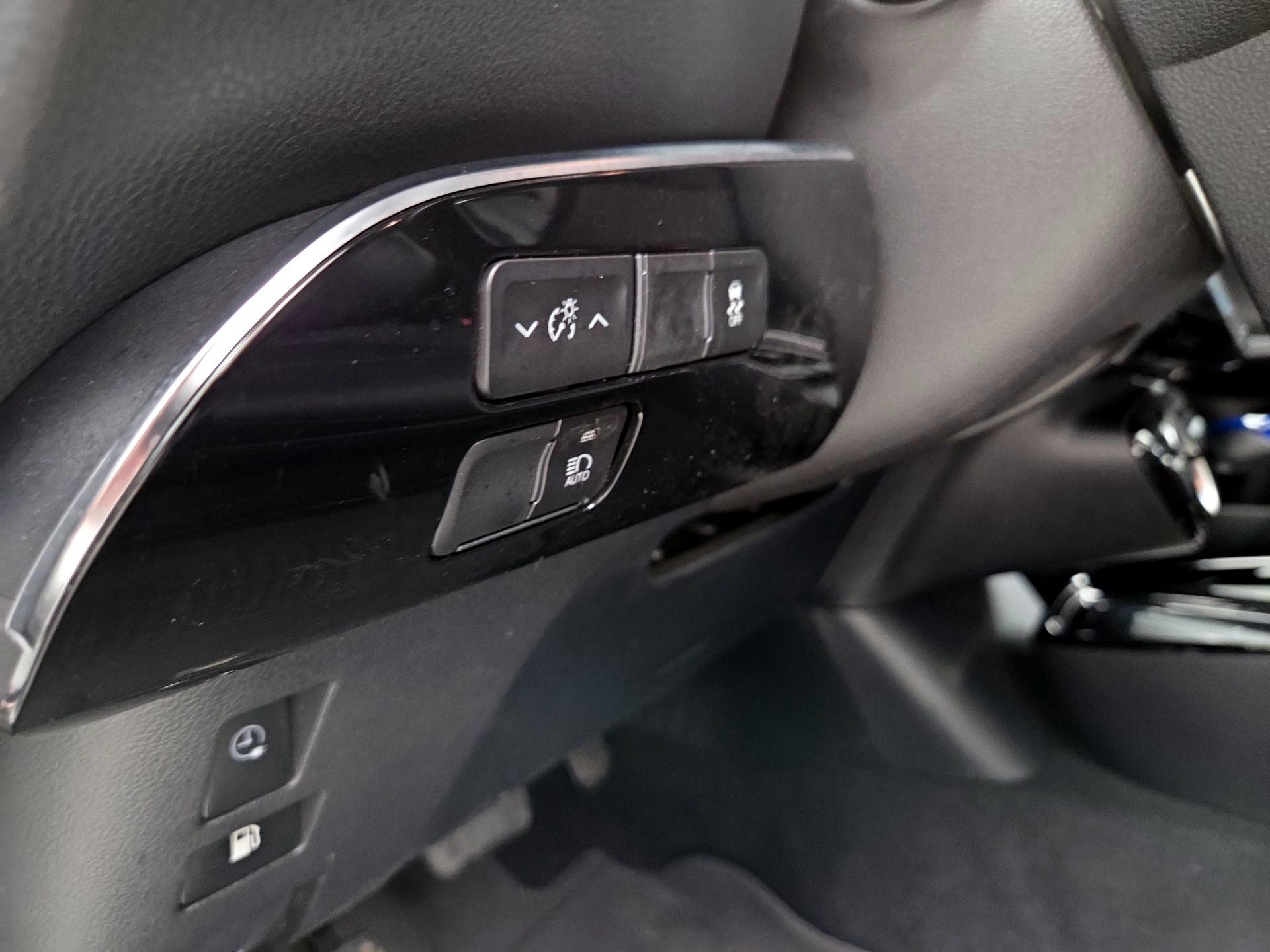 Thumbnail: 2021 Toyota Prius Prime - 13