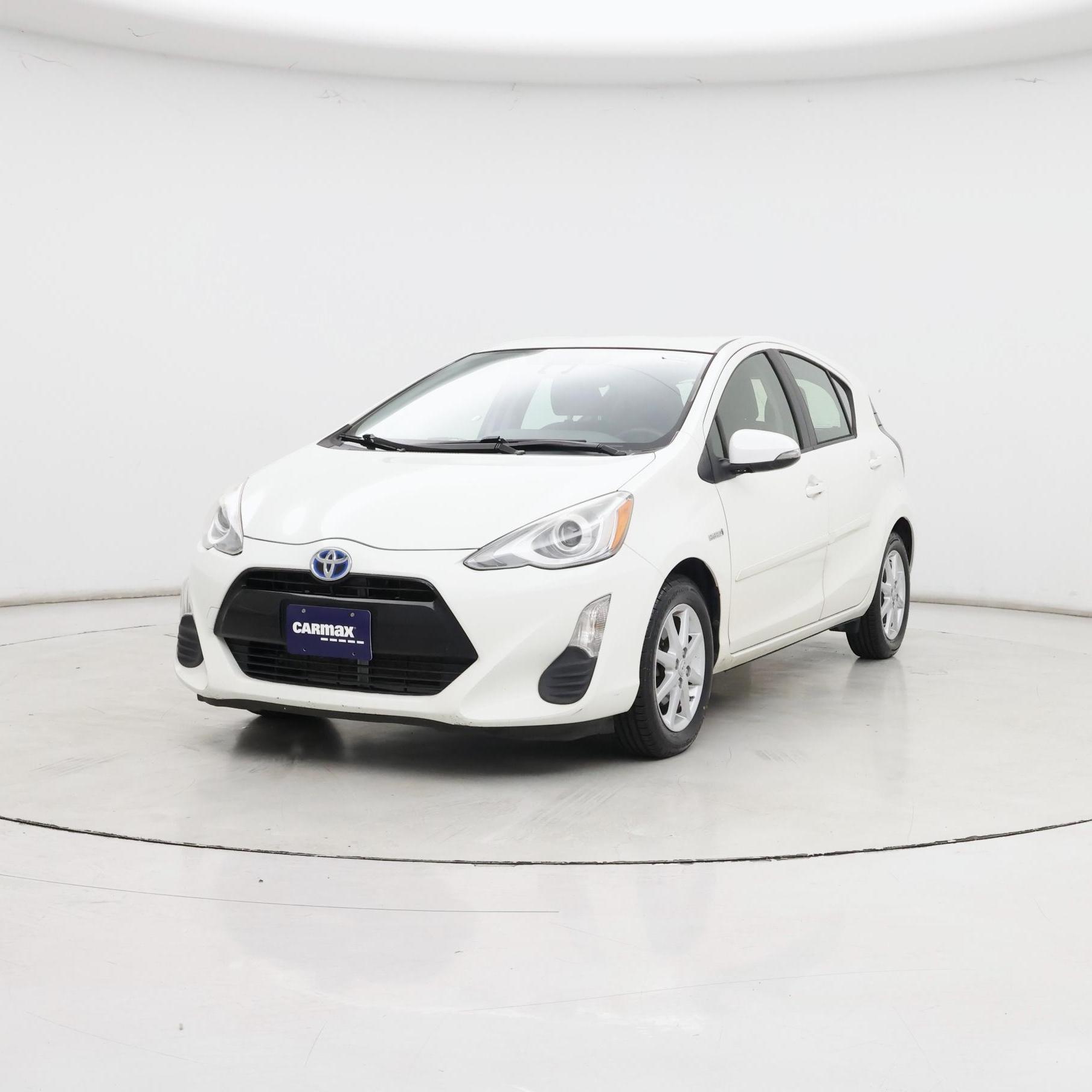 Thumbnail: 2016 Toyota Prius c - 4