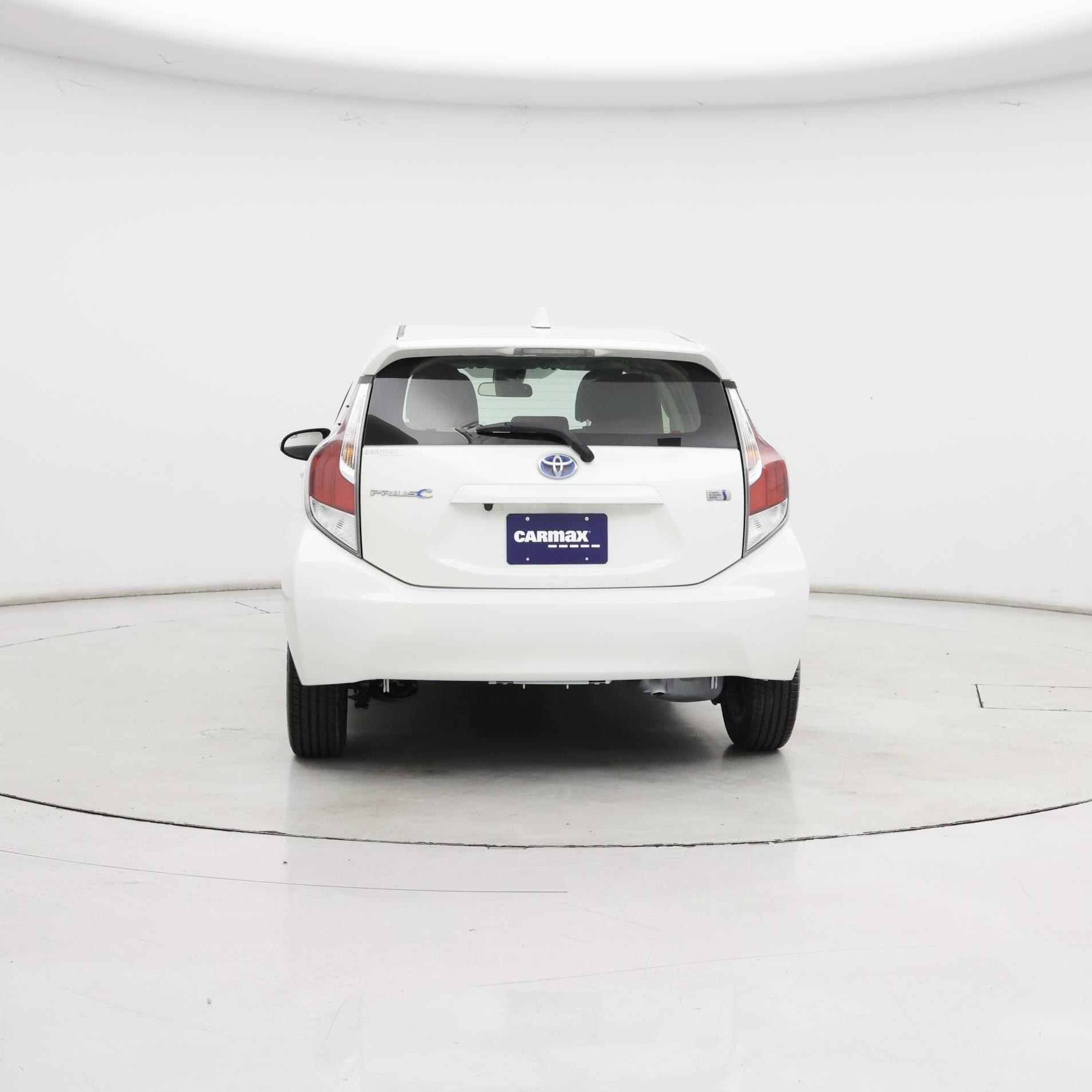 Thumbnail: 2016 Toyota Prius c - 6