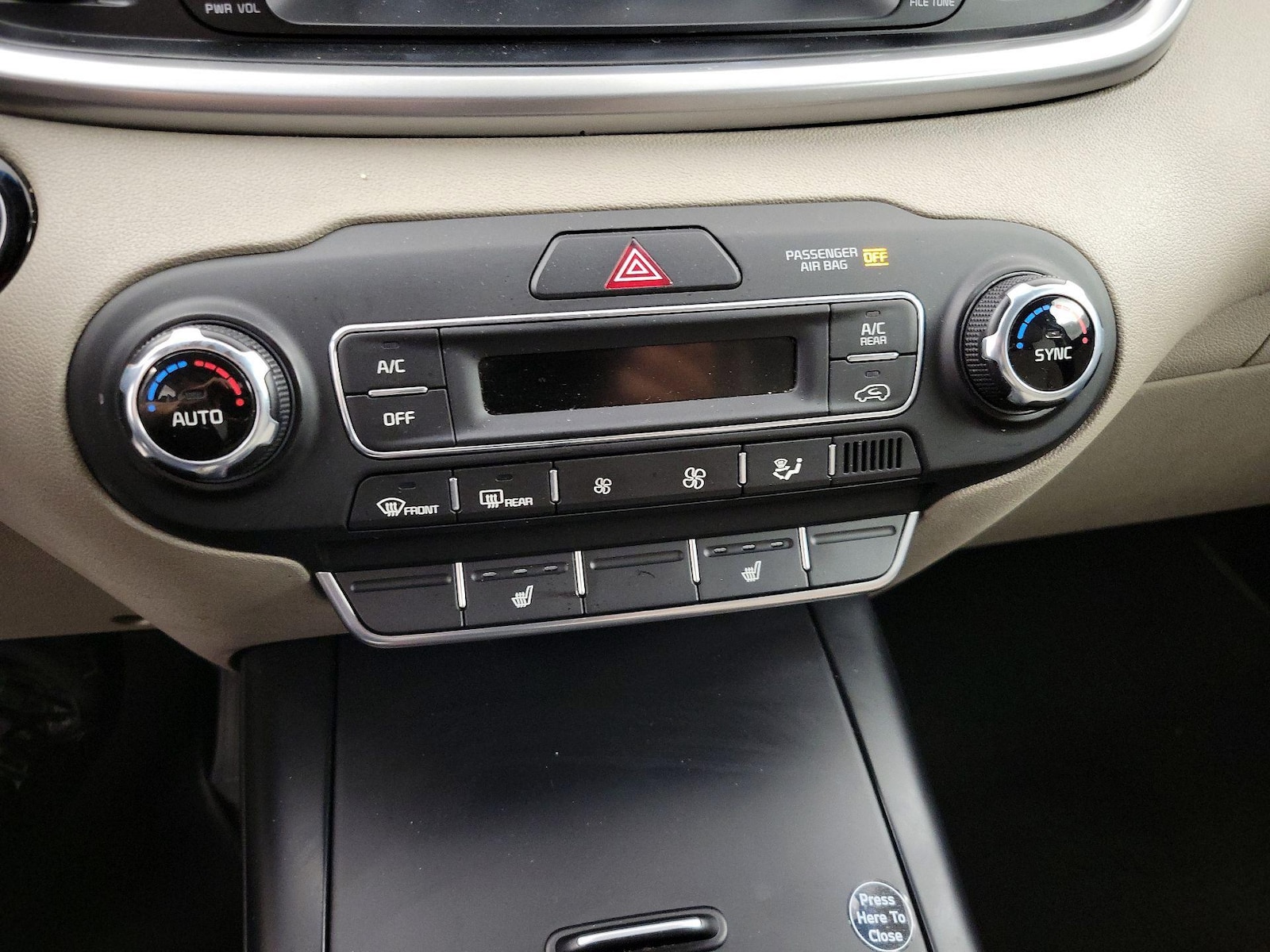 2020 Kia Sorento S - Photo 17