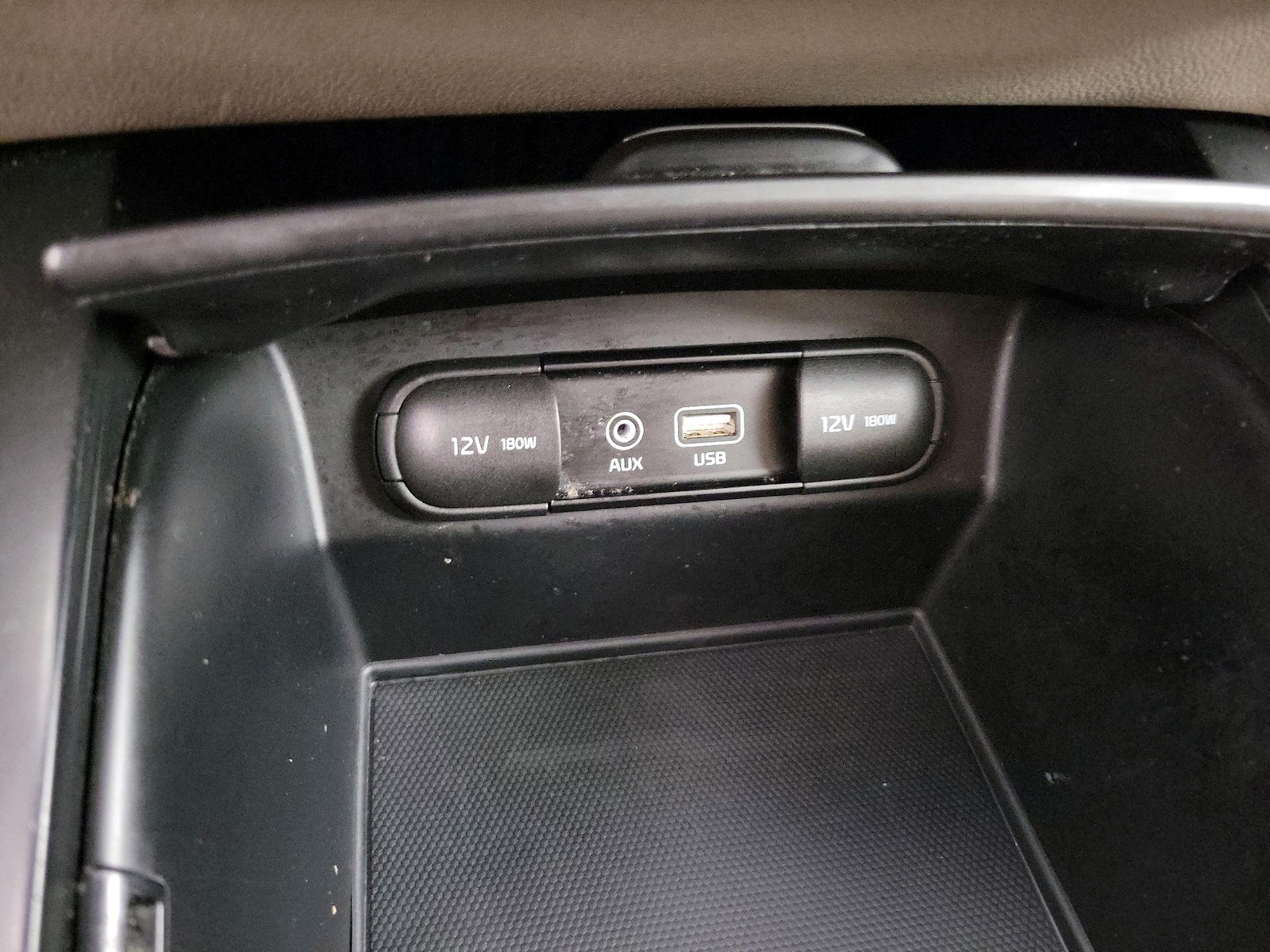 2020 Kia Sorento S - Photo 19