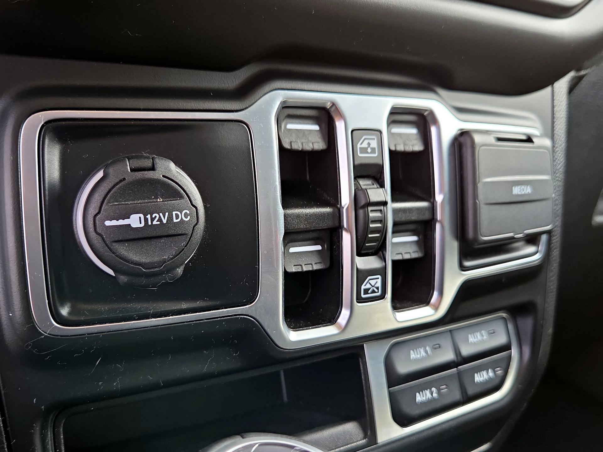 Thumbnail: 2023 Jeep Wrangler - 17