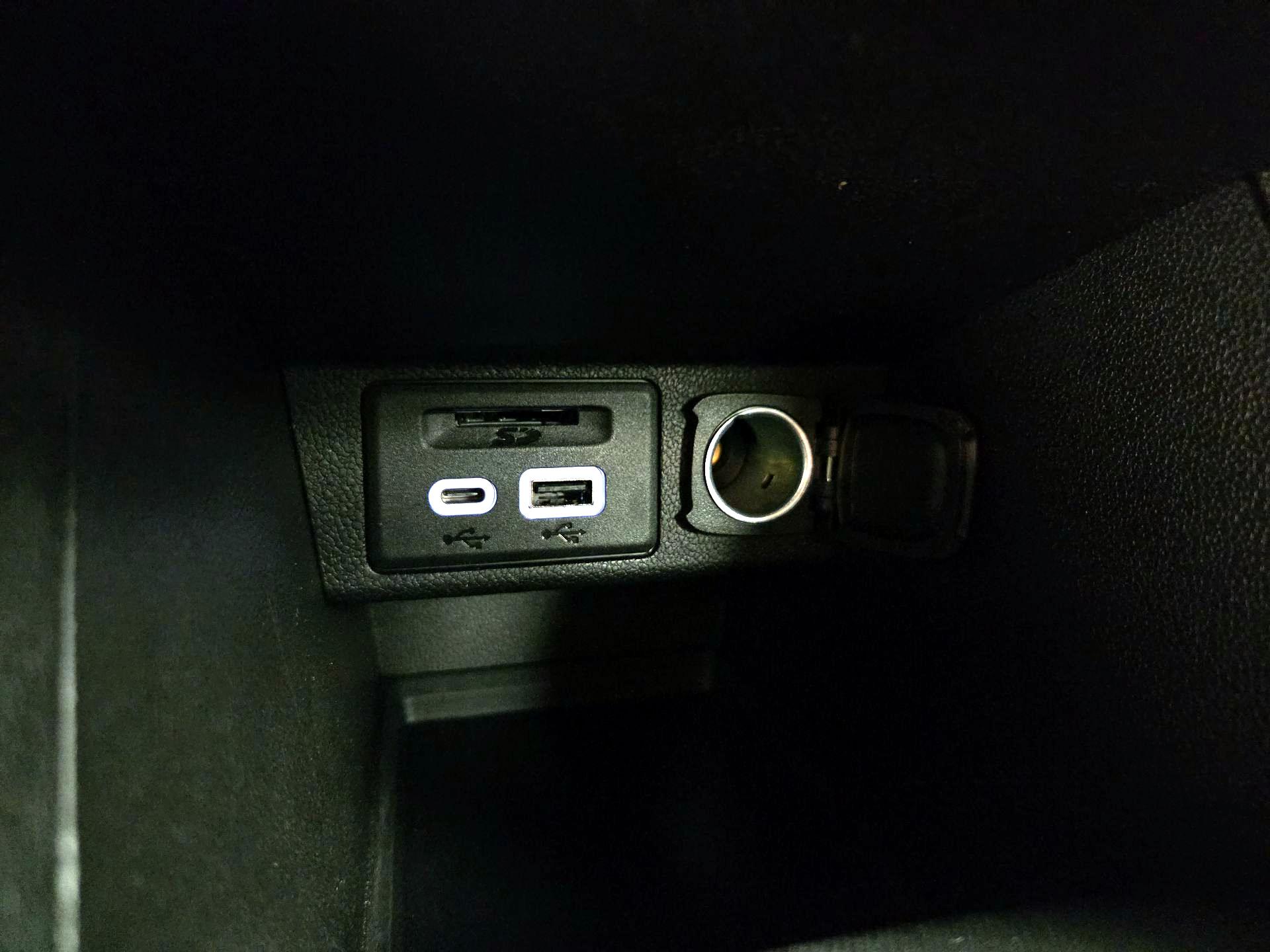 Thumbnail: 2023 Chevrolet Bolt EV - 18