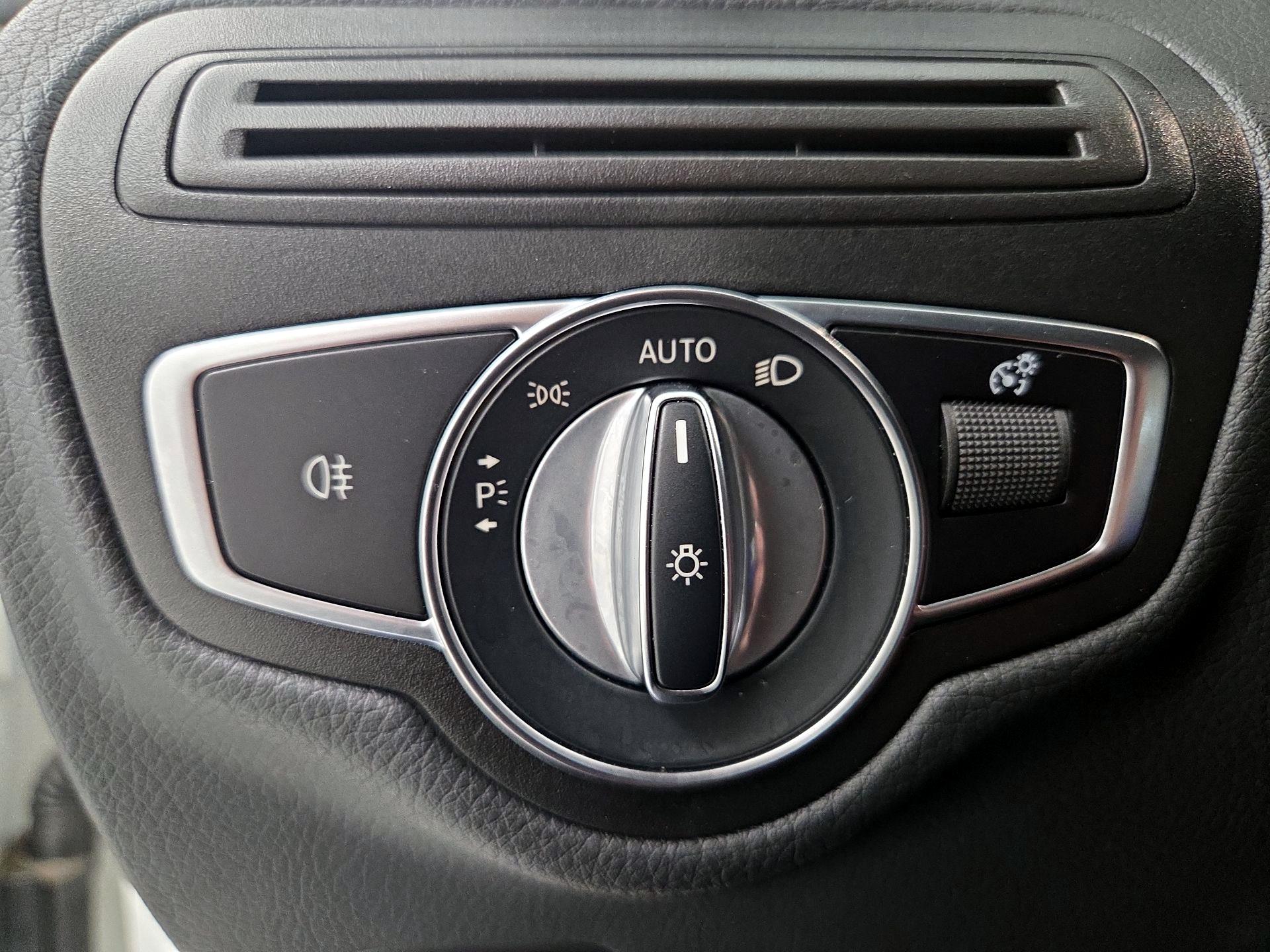 Thumbnail: 2021 Mercedes-Benz GLC - 13