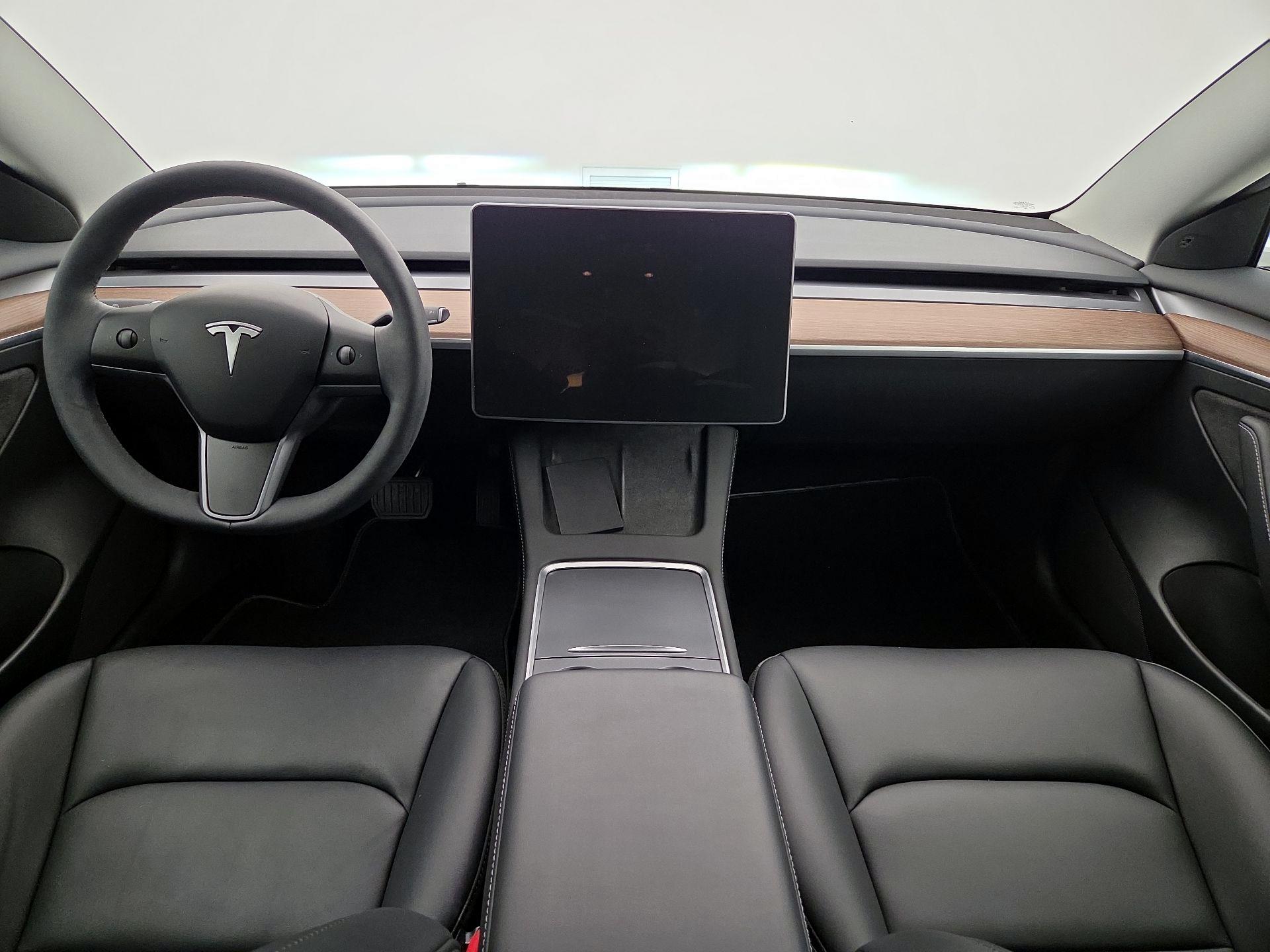 Thumbnail: 2023 Tesla Model 3 - 9