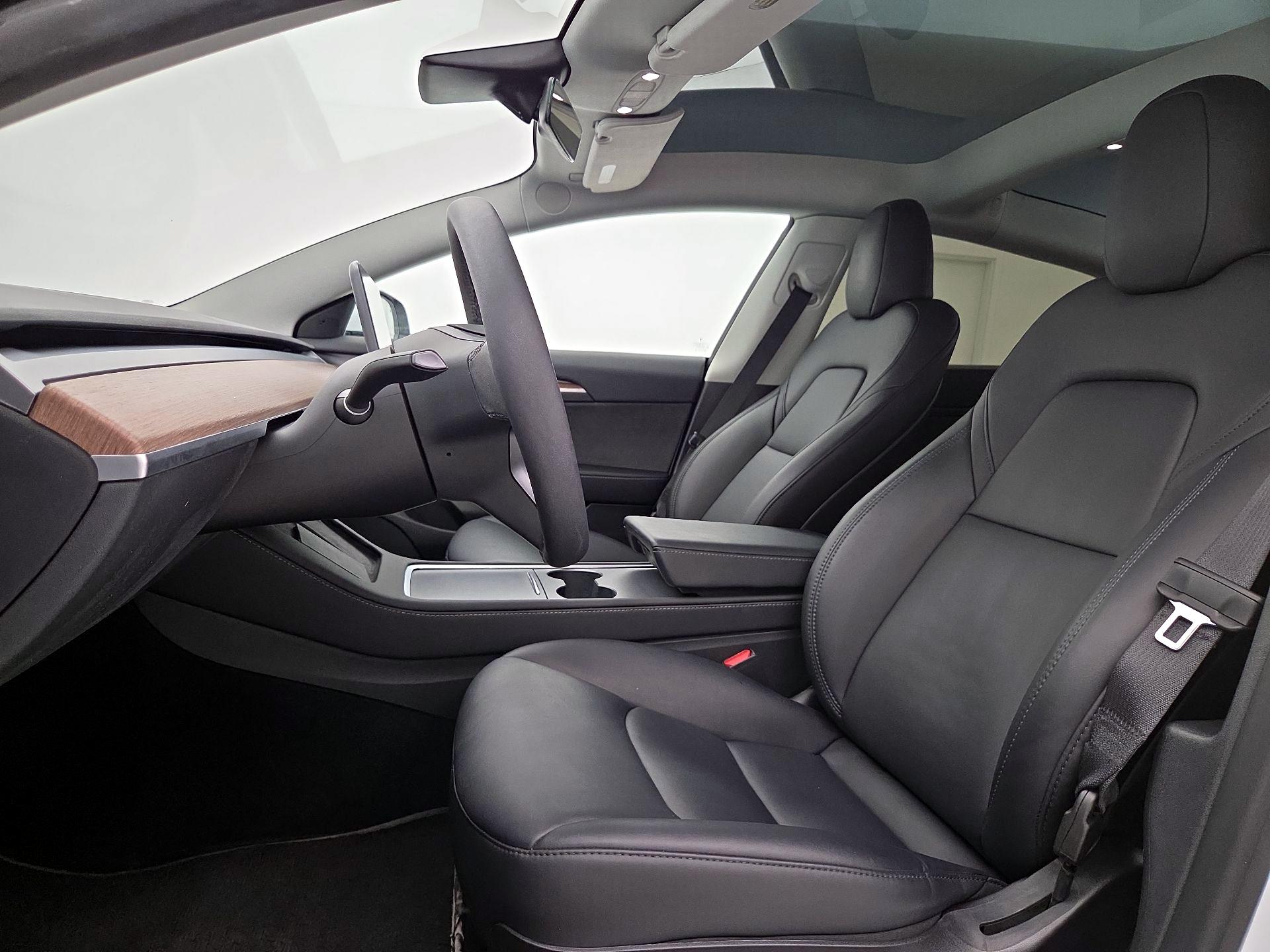 Thumbnail: 2023 Tesla Model 3 - 11