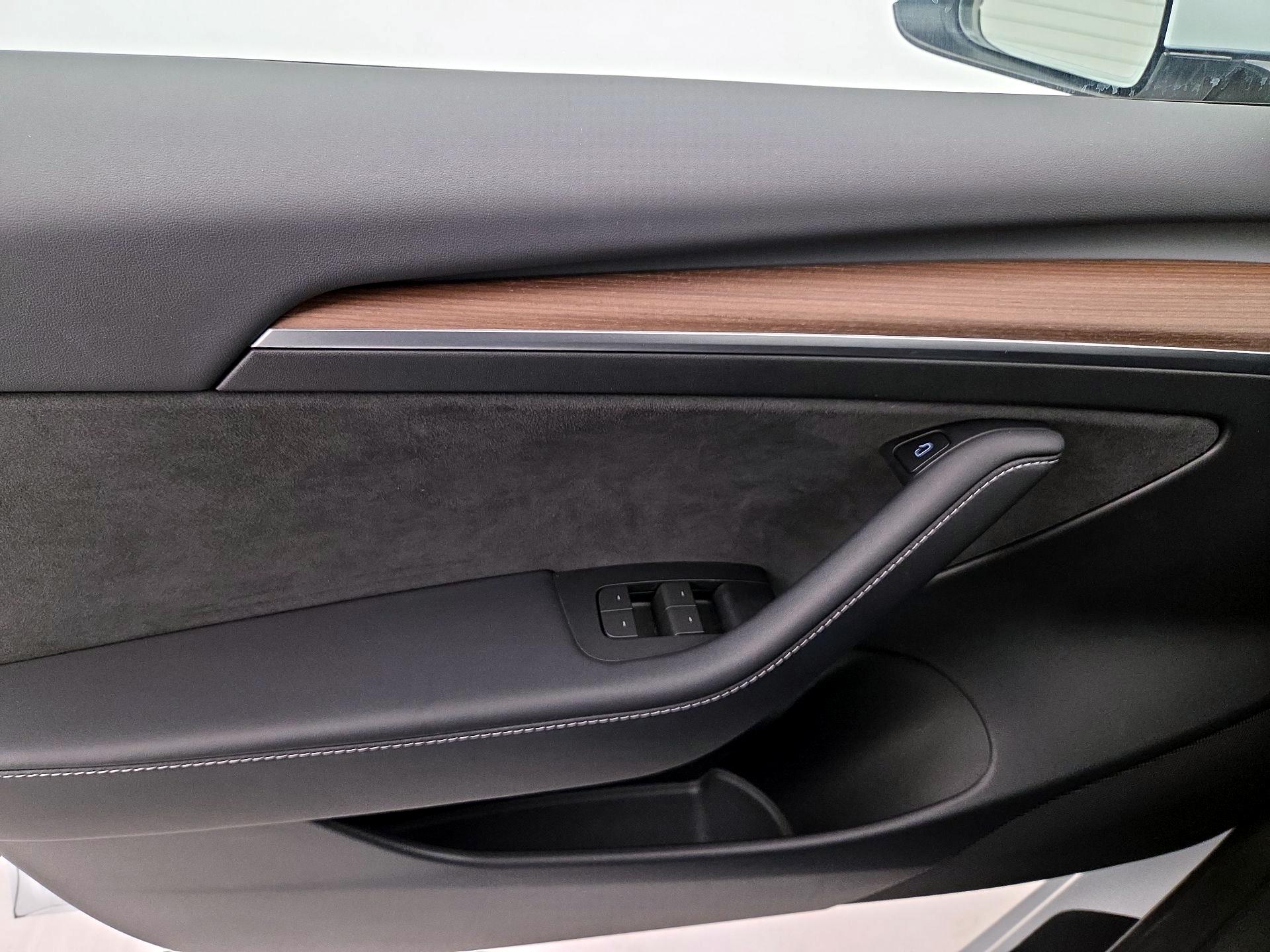 Thumbnail: 2023 Tesla Model 3 - 12