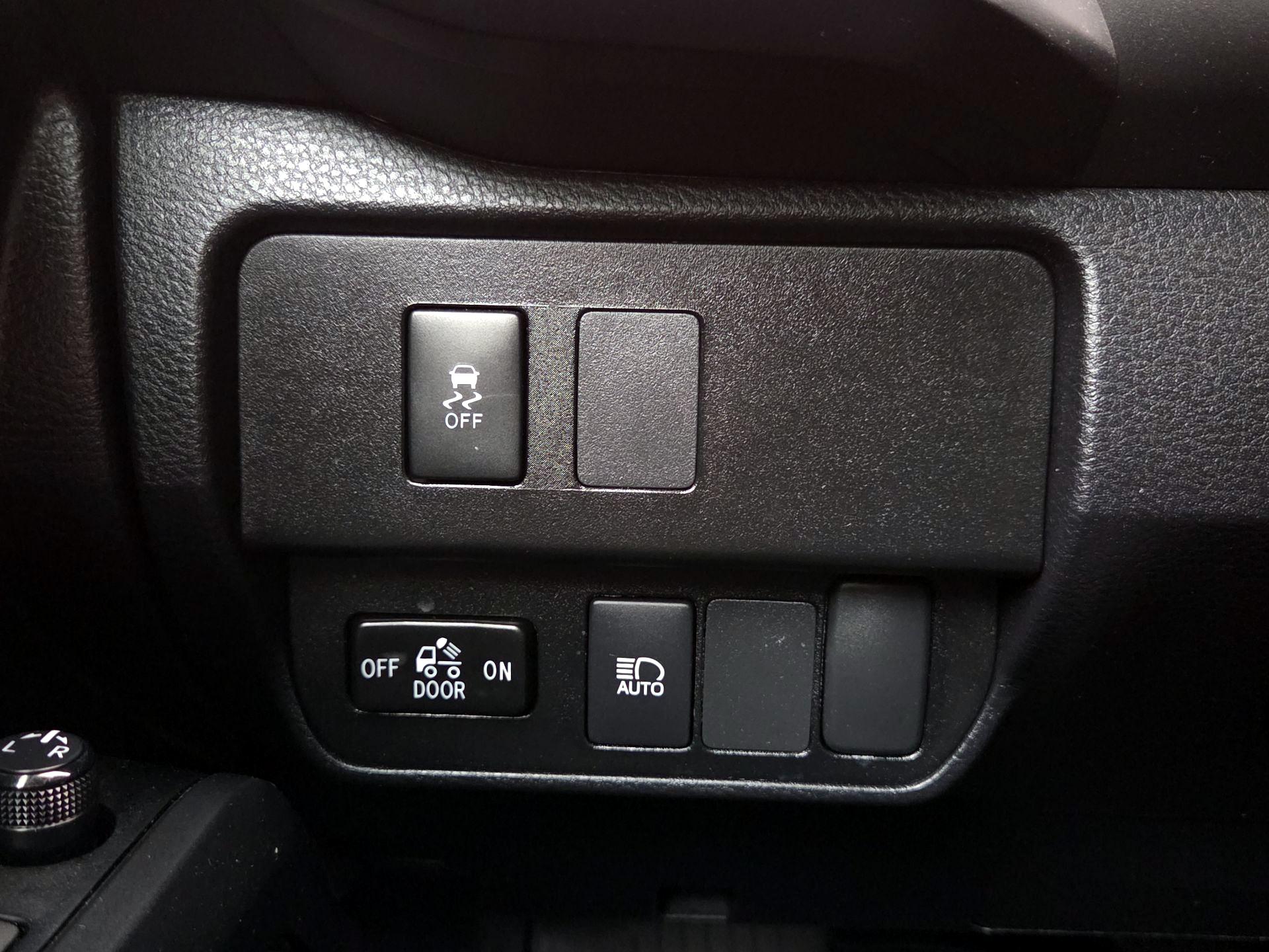 Thumbnail: 2023 Toyota Tacoma - 13