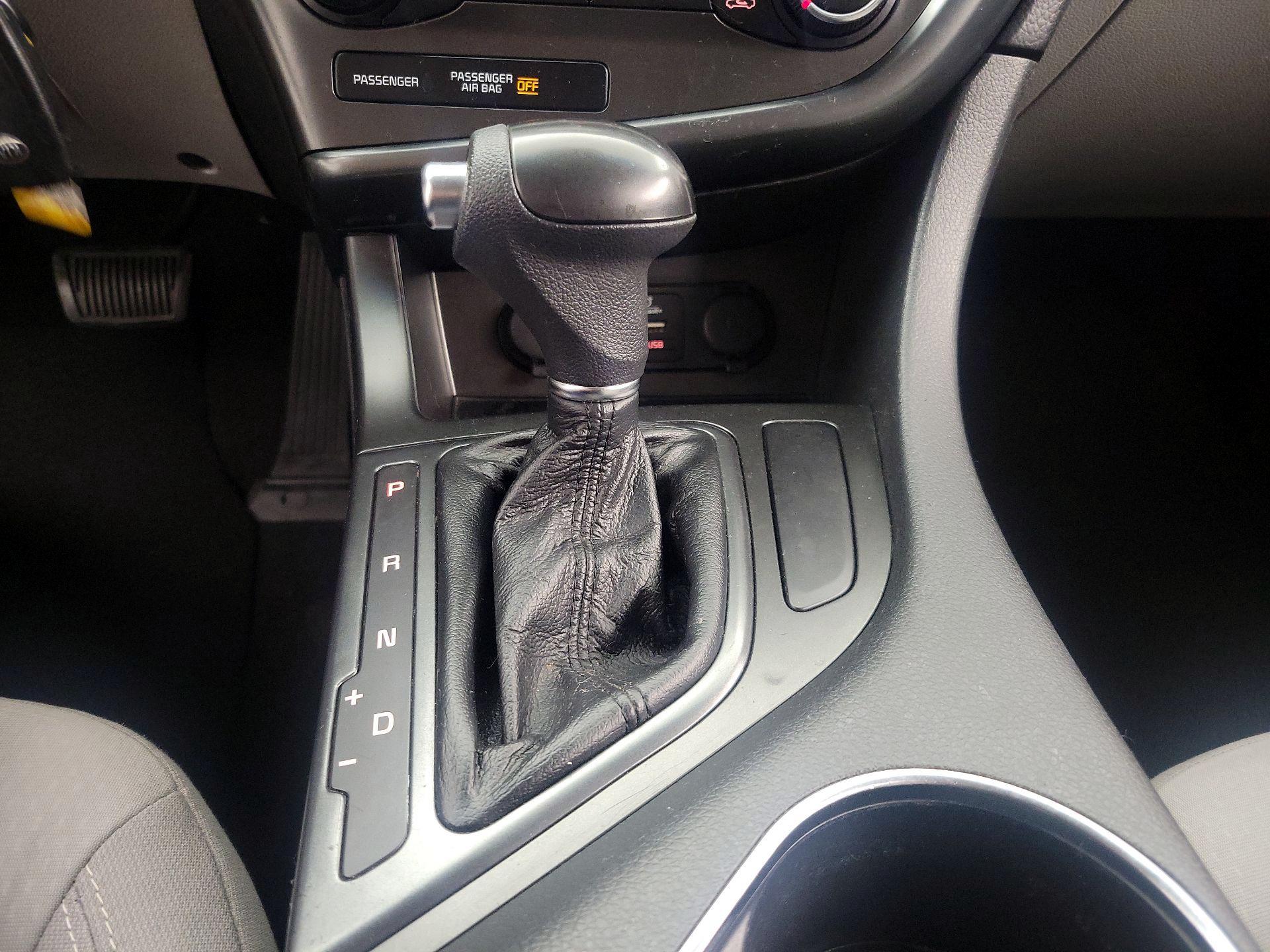 Thumbnail: 2015 Kia Optima - 17