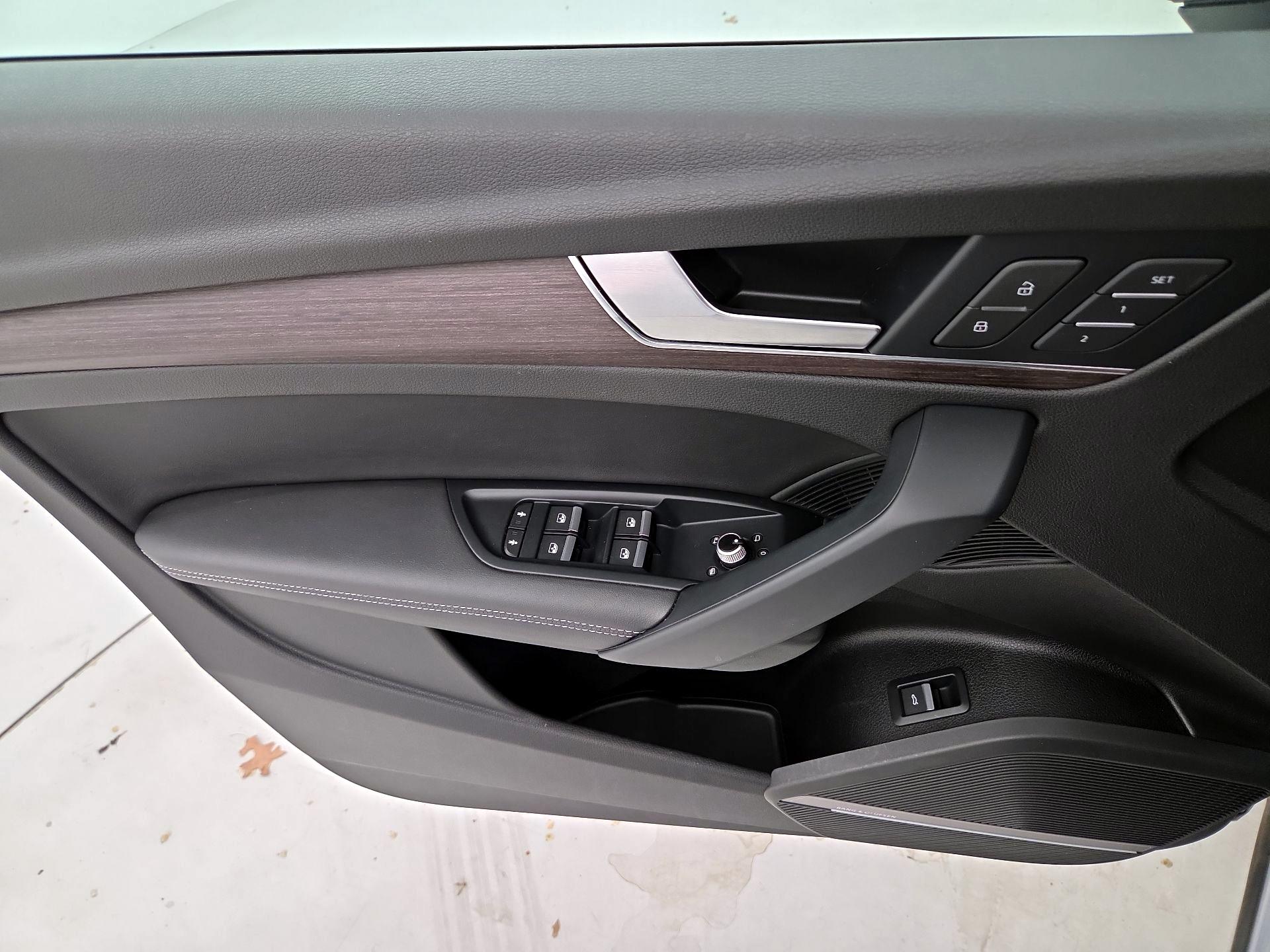 Thumbnail: 2021 Audi Q5 - 12