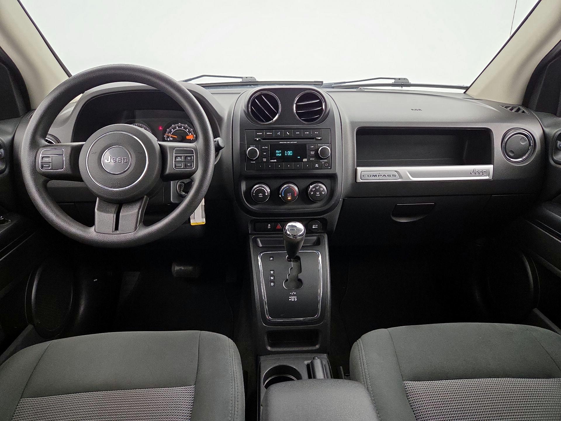 Thumbnail: 2016 Jeep Compass - 9