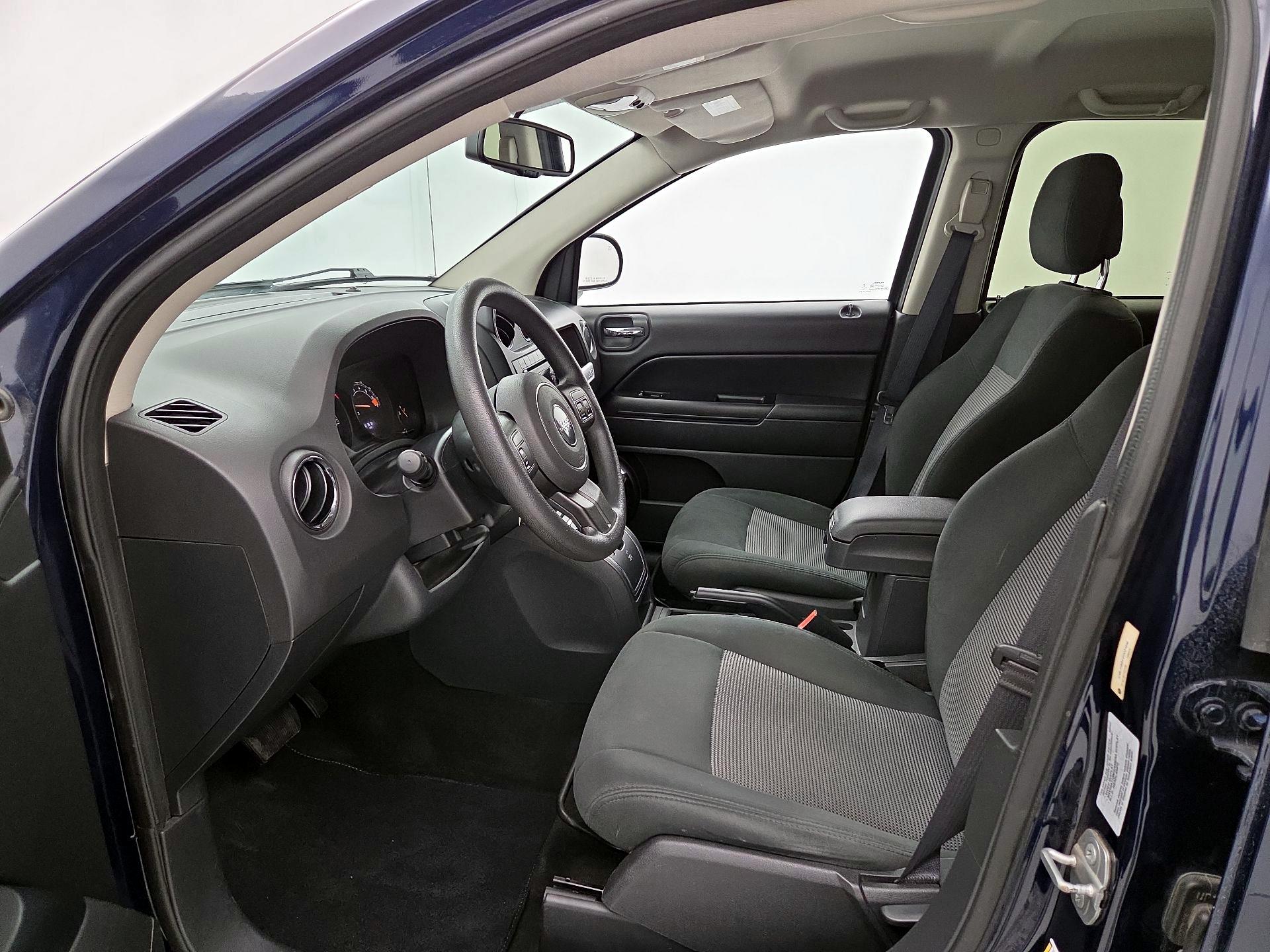 Thumbnail: 2016 Jeep Compass - 11