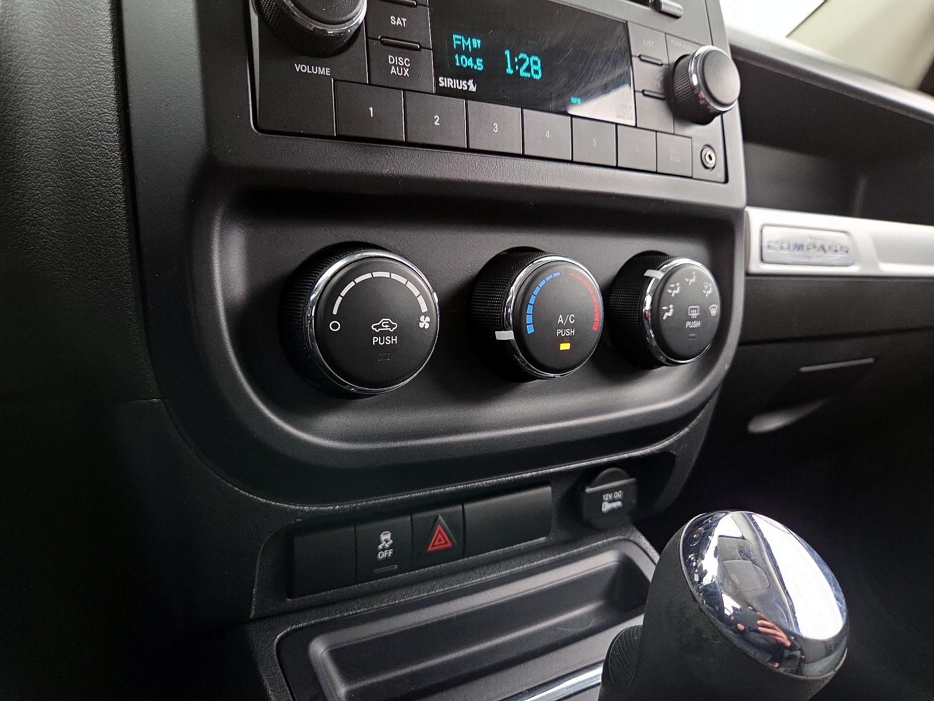 Thumbnail: 2016 Jeep Compass - 14