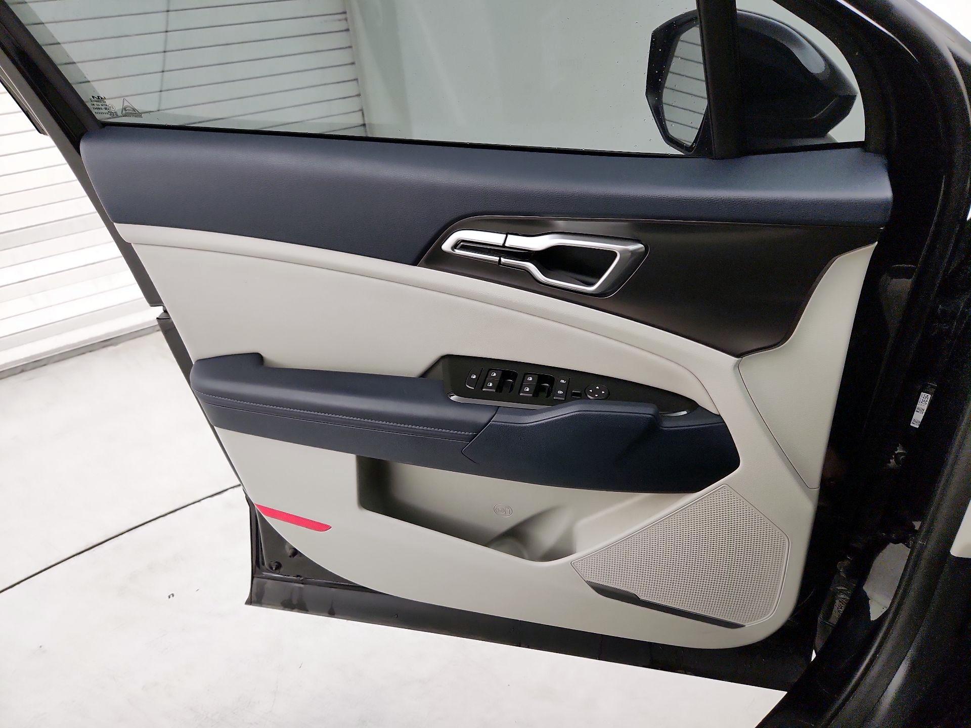 Thumbnail: 2025 Kia Sportage - 12