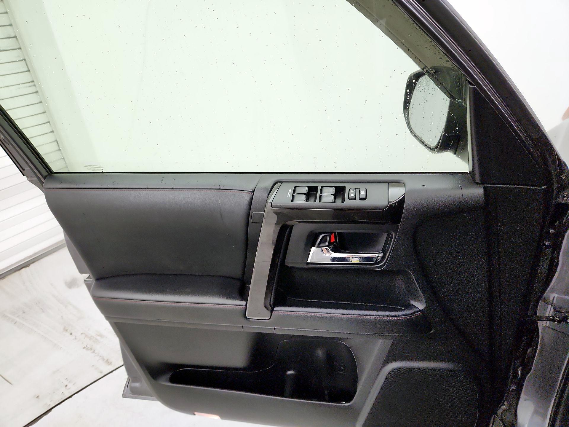 Thumbnail: 2021 Toyota 4Runner - 12