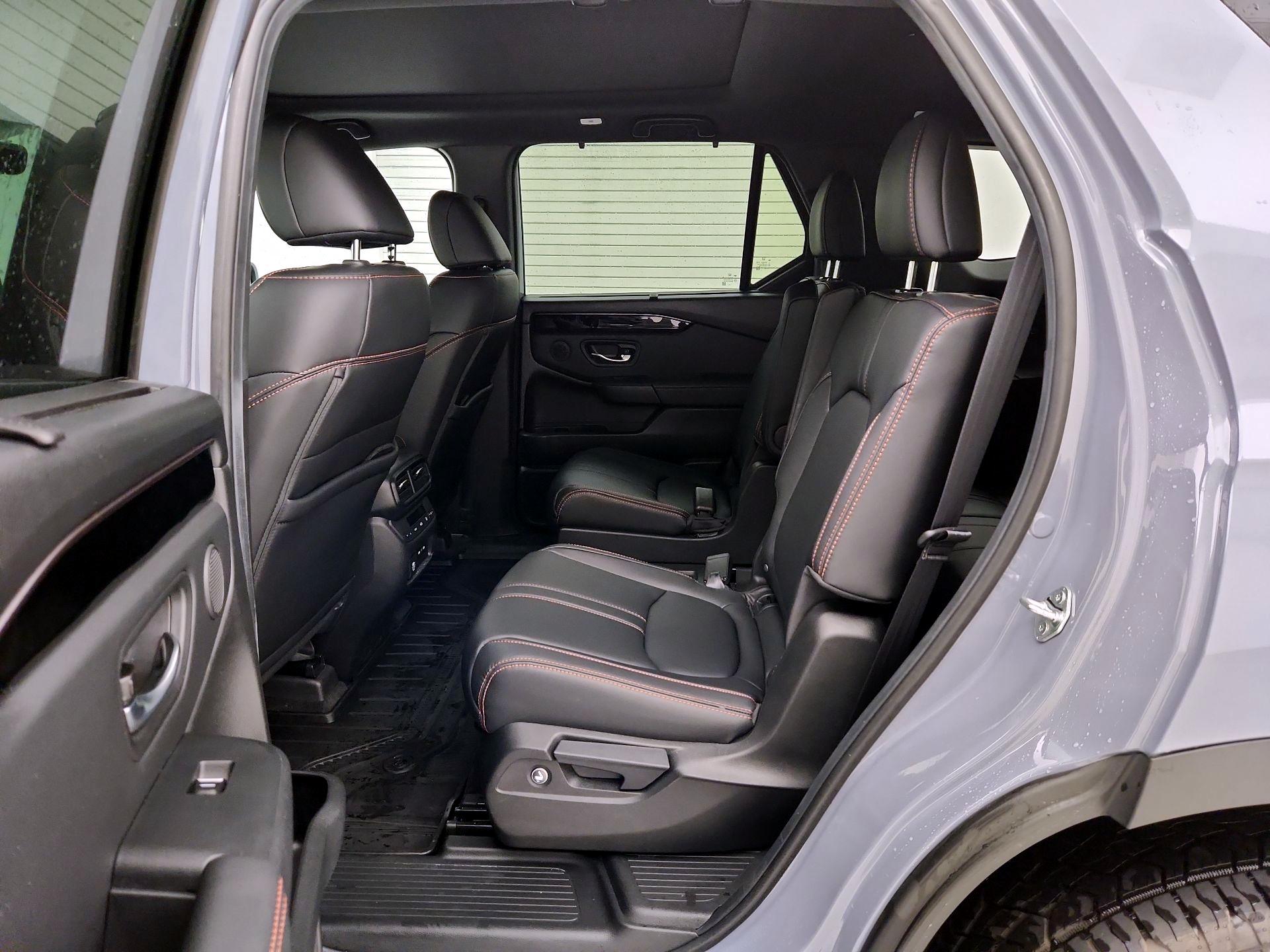 Thumbnail: 2025 Honda Pilot - 20