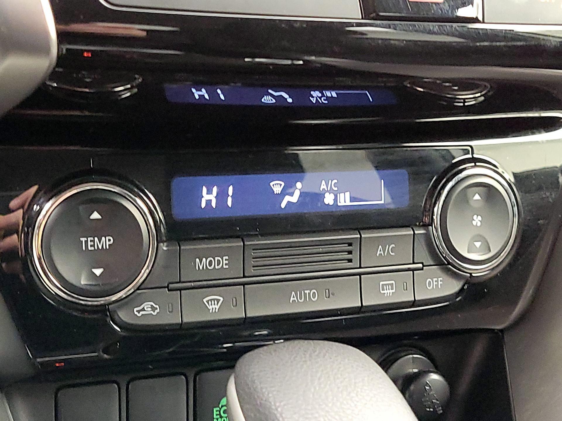 Thumbnail: 2018 Mitsubishi Eclipse Cross - 16