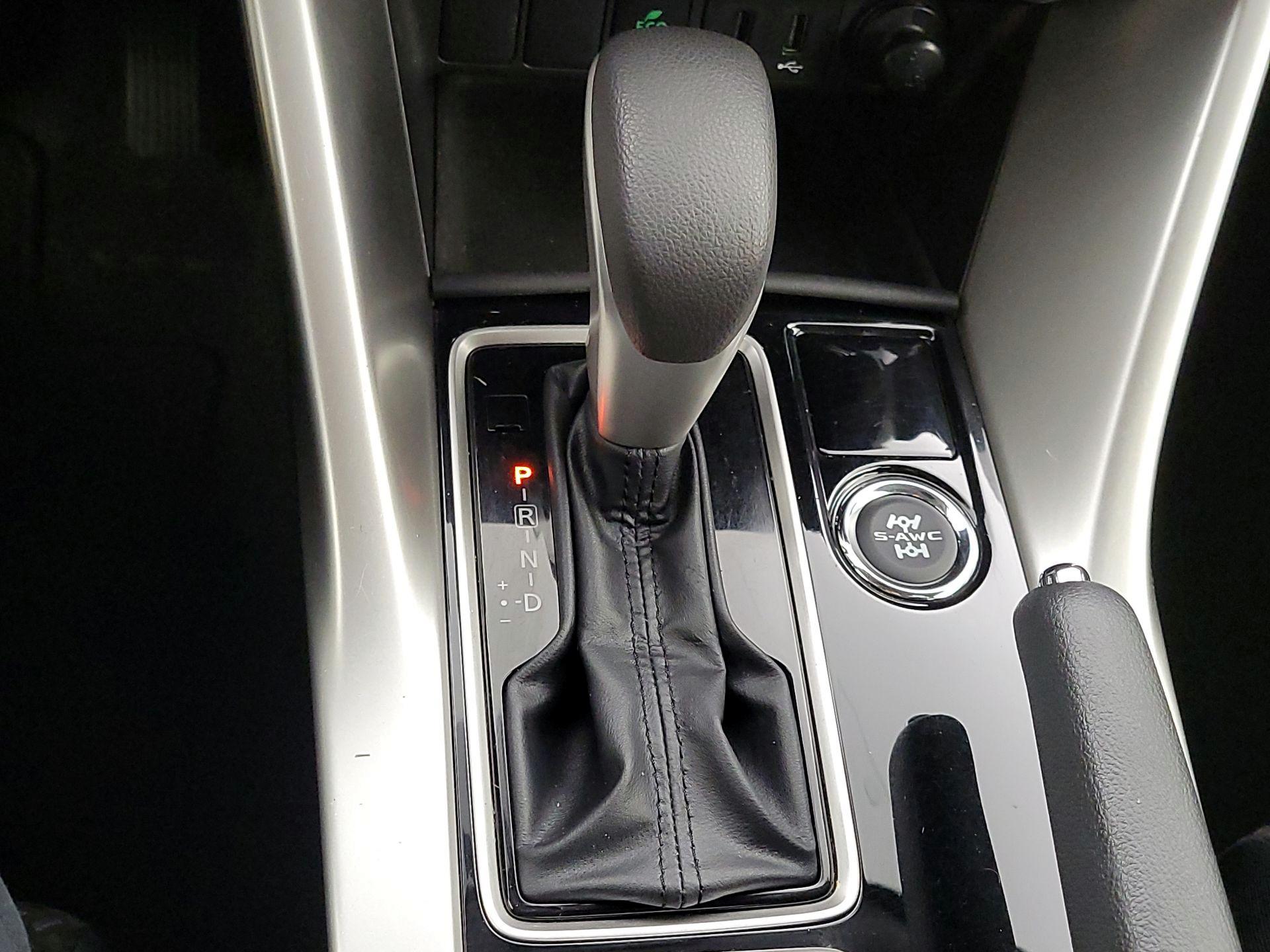 Thumbnail: 2018 Mitsubishi Eclipse Cross - 17