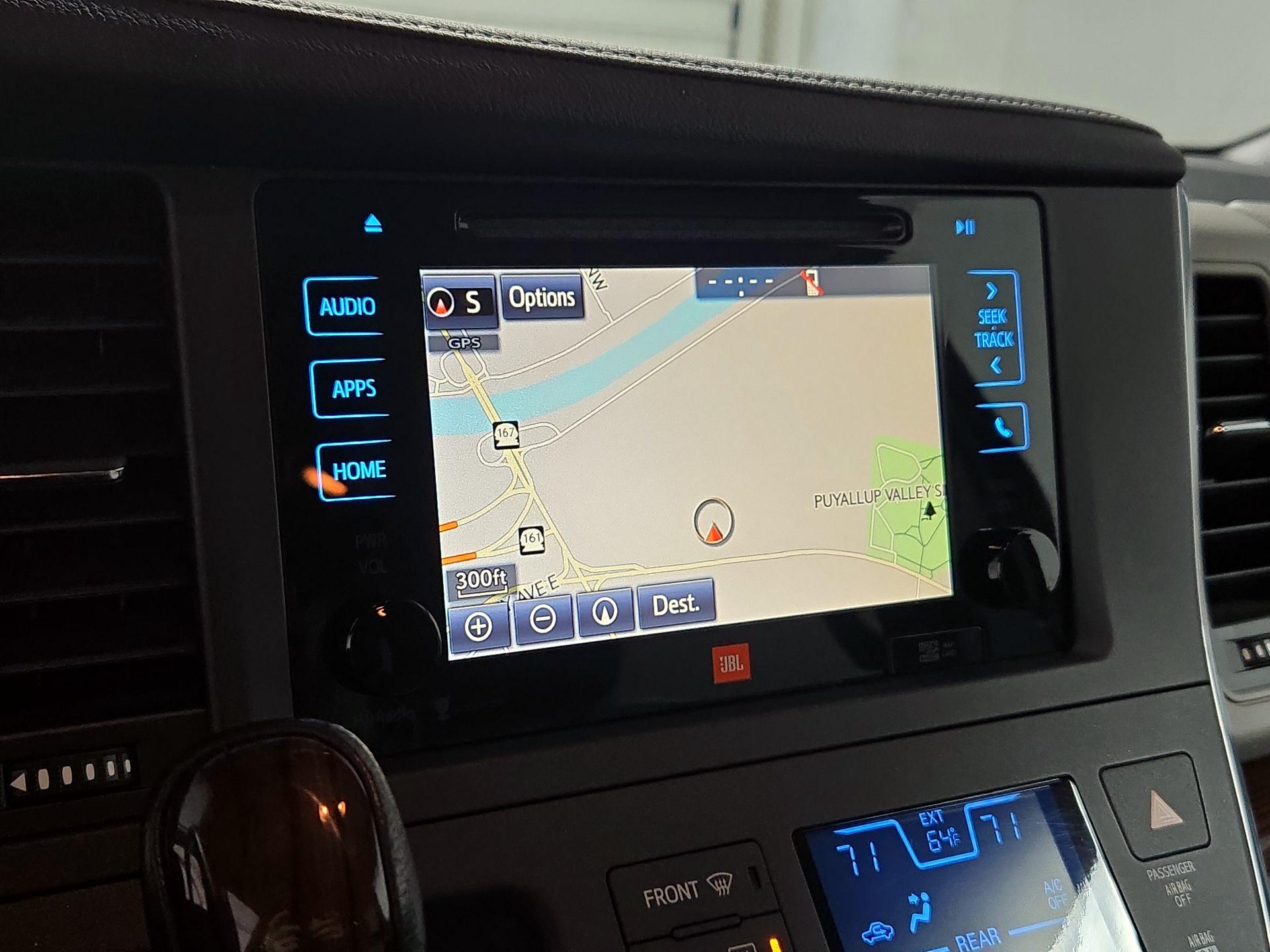 Thumbnail: 2015 Toyota Sienna - 14