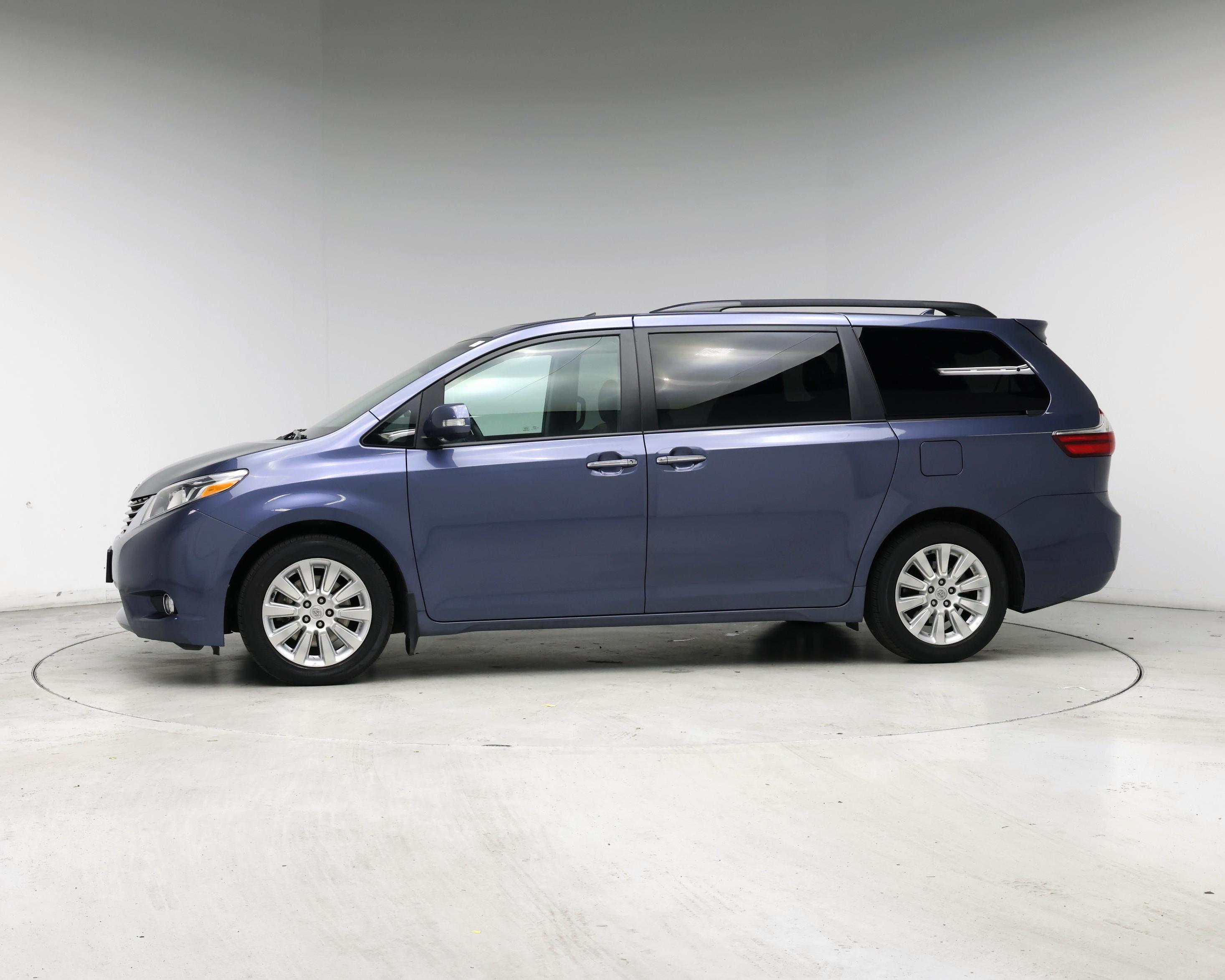 Thumbnail: 2015 Toyota Sienna - 3