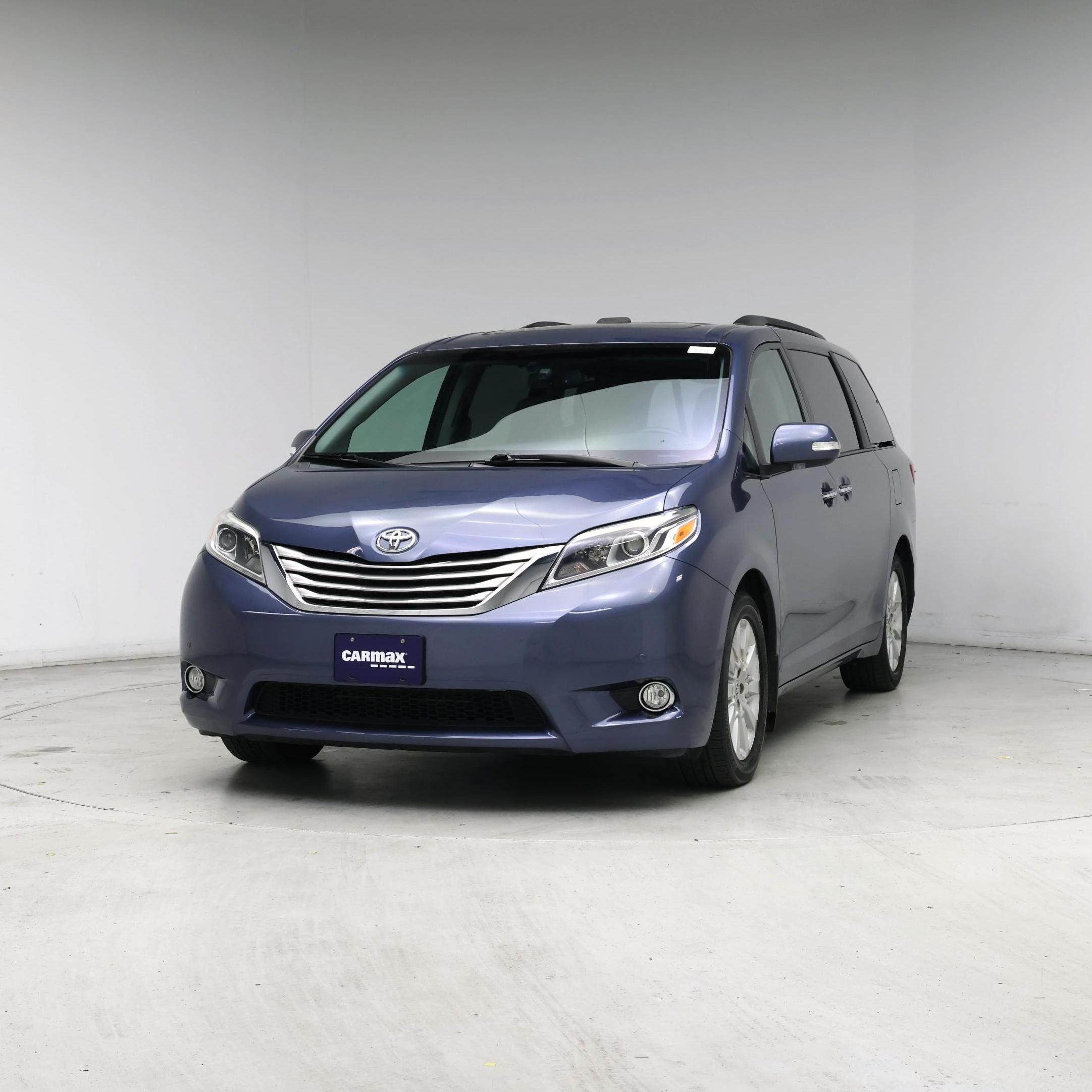 Thumbnail: 2015 Toyota Sienna - 4