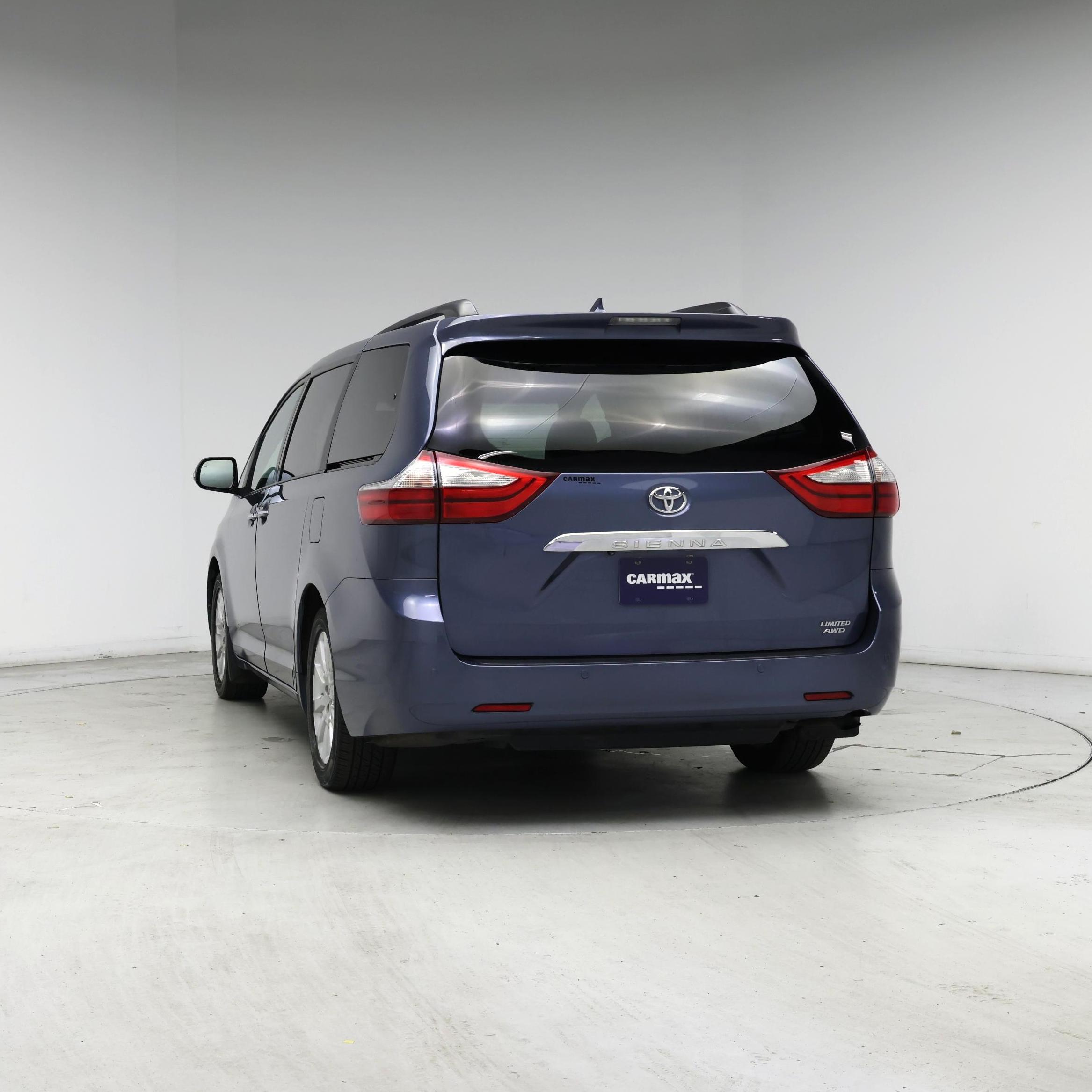 Thumbnail: 2015 Toyota Sienna - 6