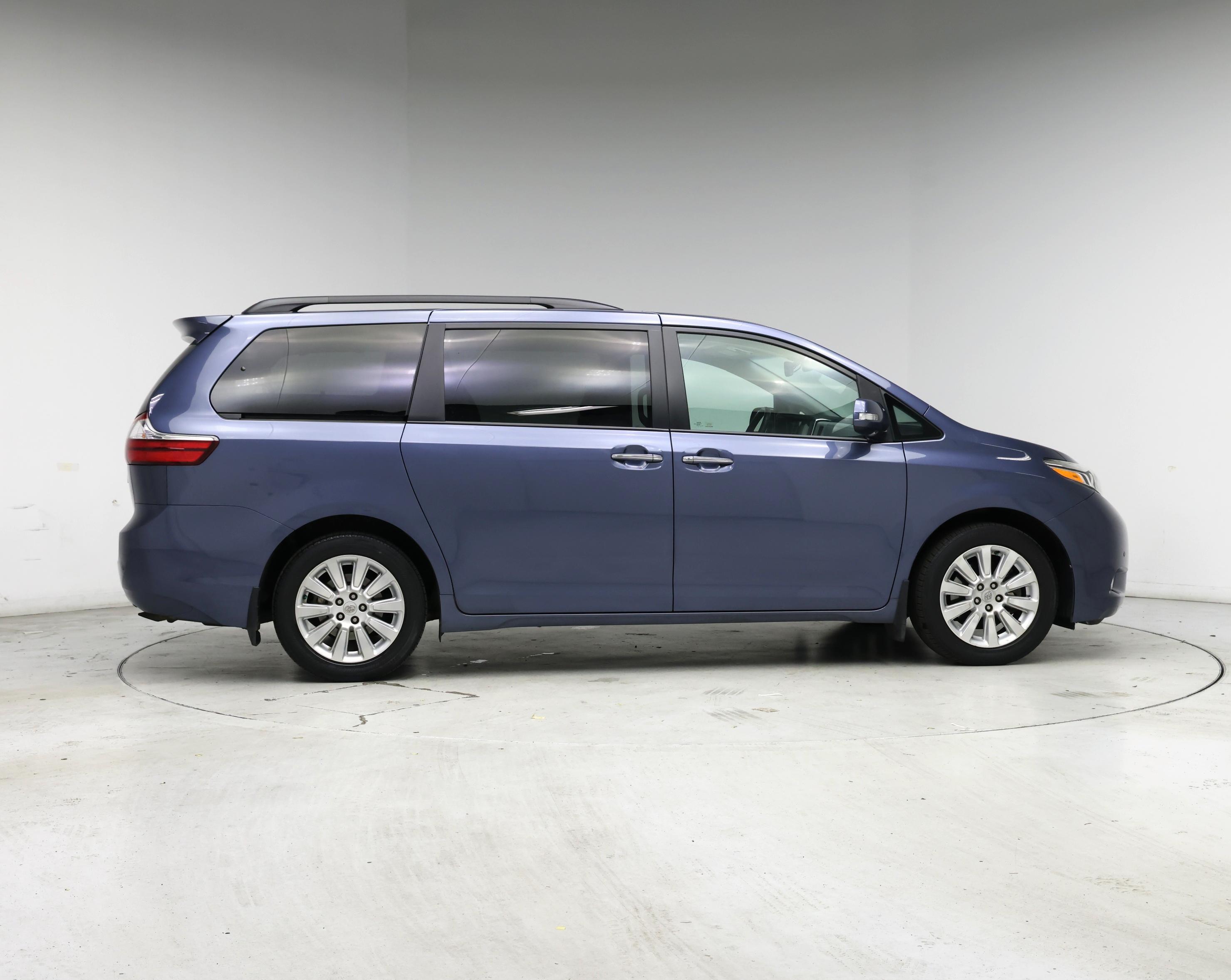Thumbnail: 2015 Toyota Sienna - 7
