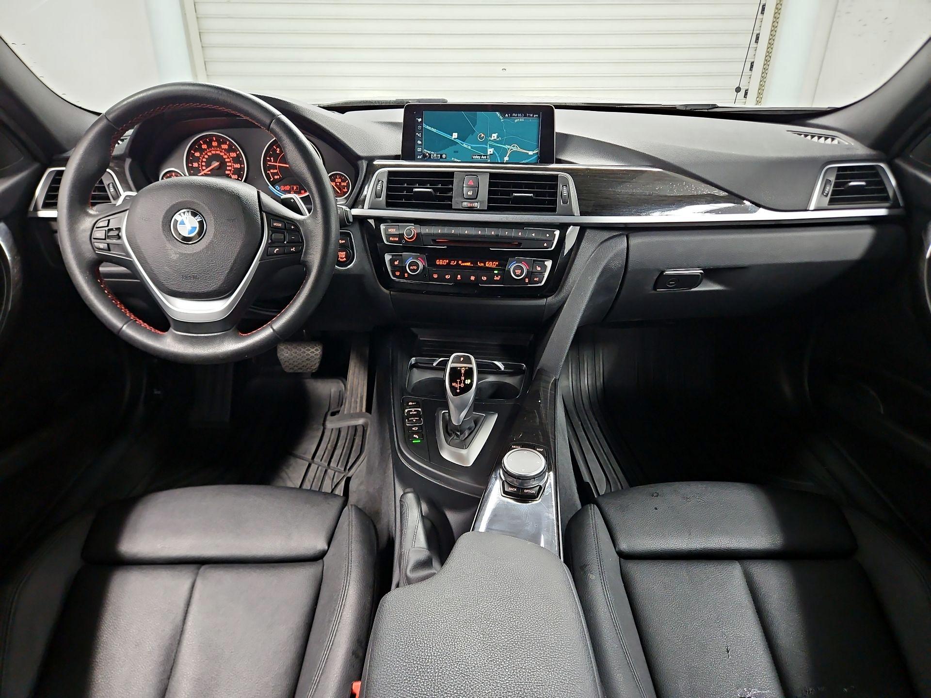 Thumbnail: 2017 BMW 3 Series - 9
