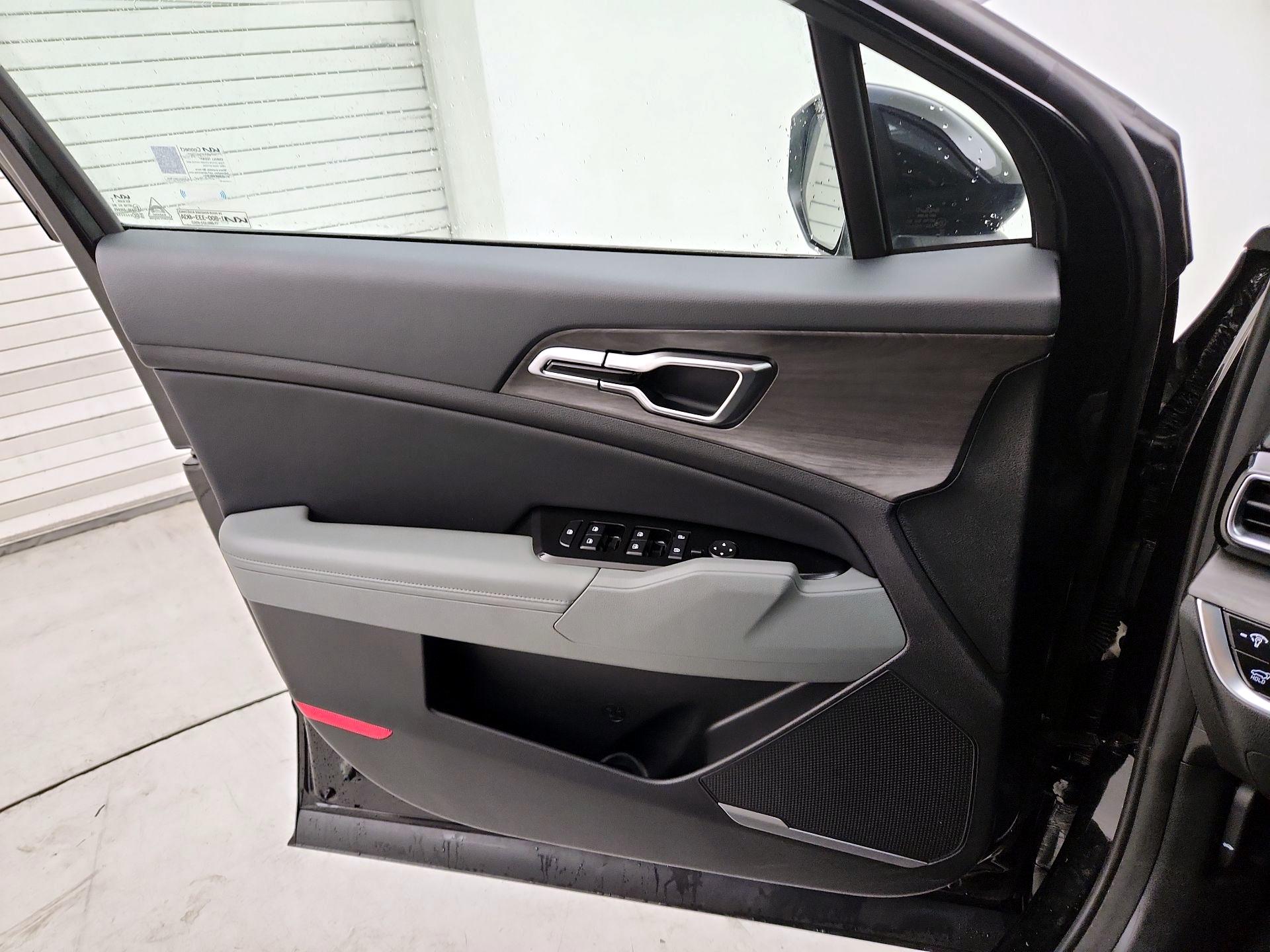 Thumbnail: 2023 Kia Sportage - 12