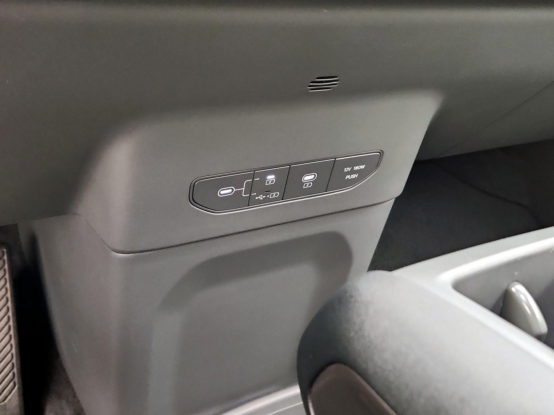 Thumbnail: 2024 Kia EV9 - 19