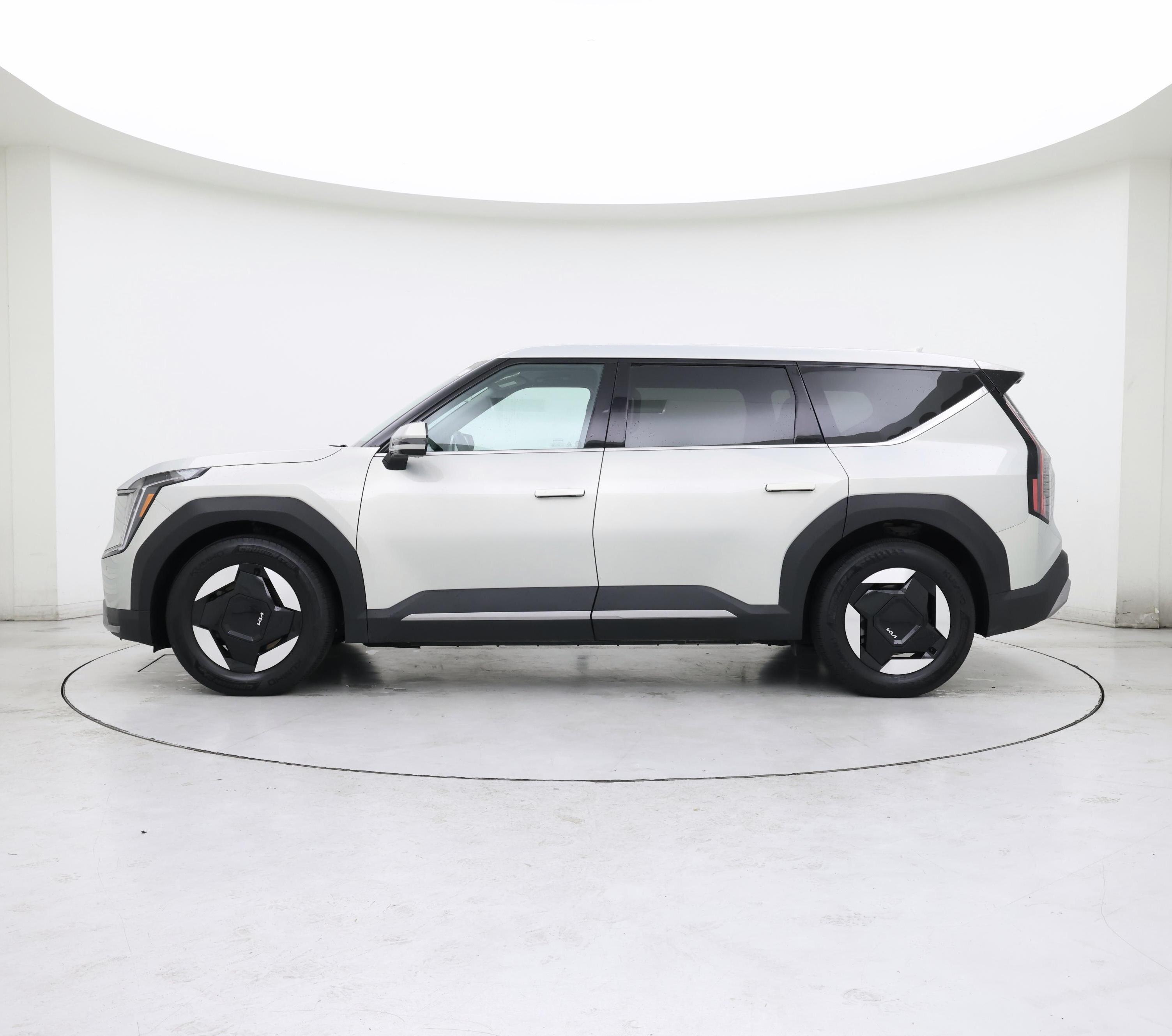 Thumbnail: 2024 Kia EV9 - 3