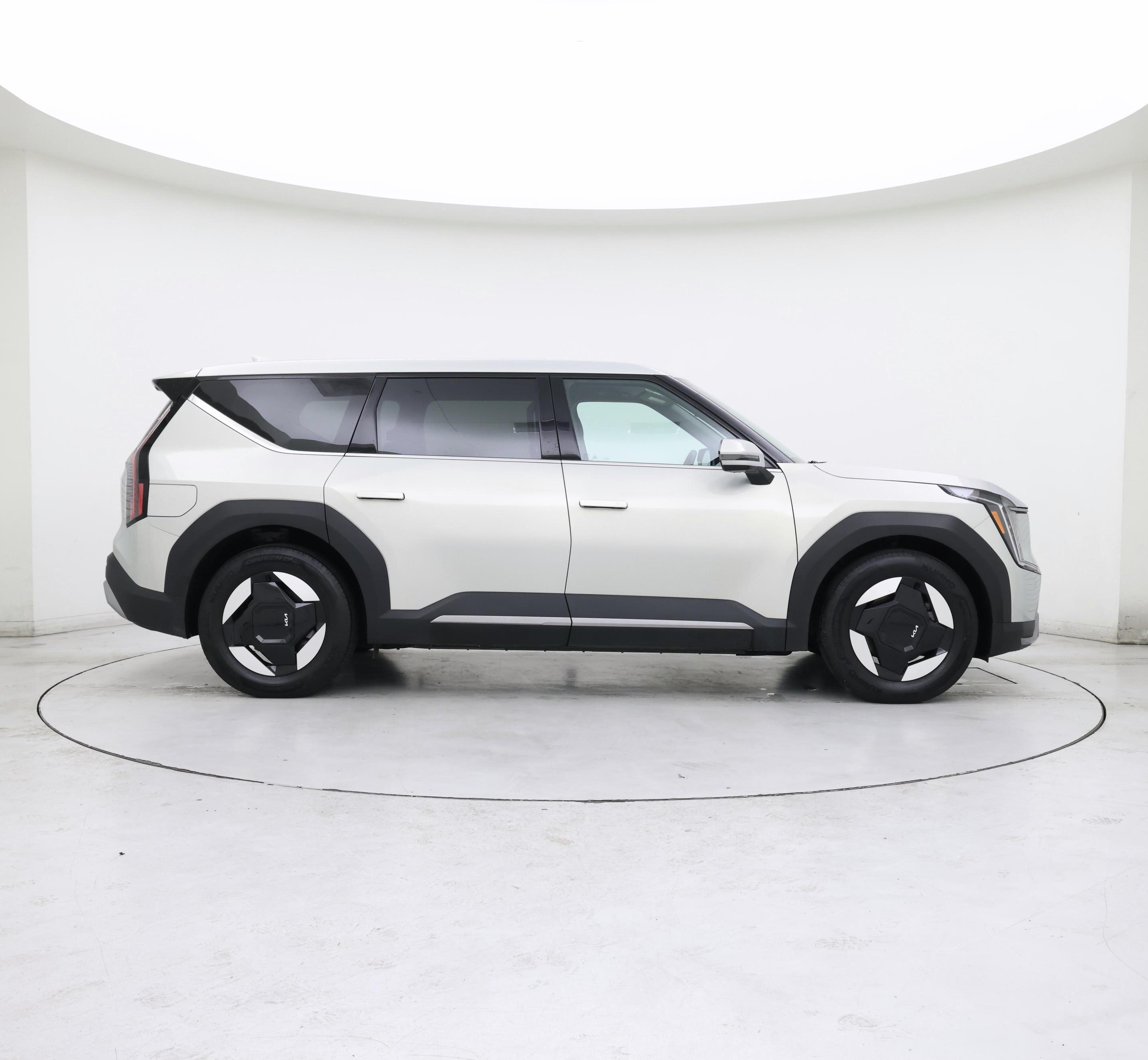 Thumbnail: 2024 Kia EV9 - 7