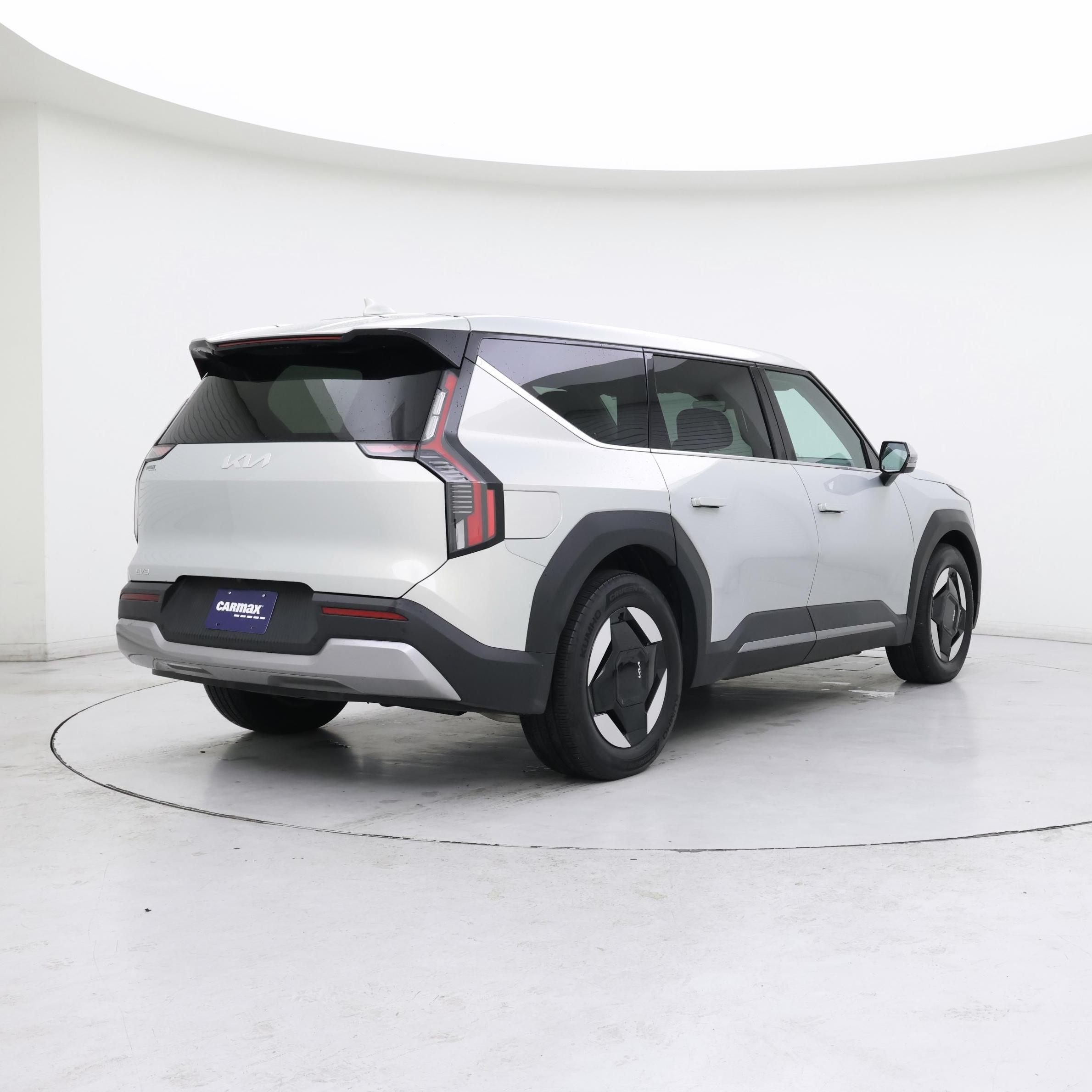 Thumbnail: 2024 Kia EV9 - 8