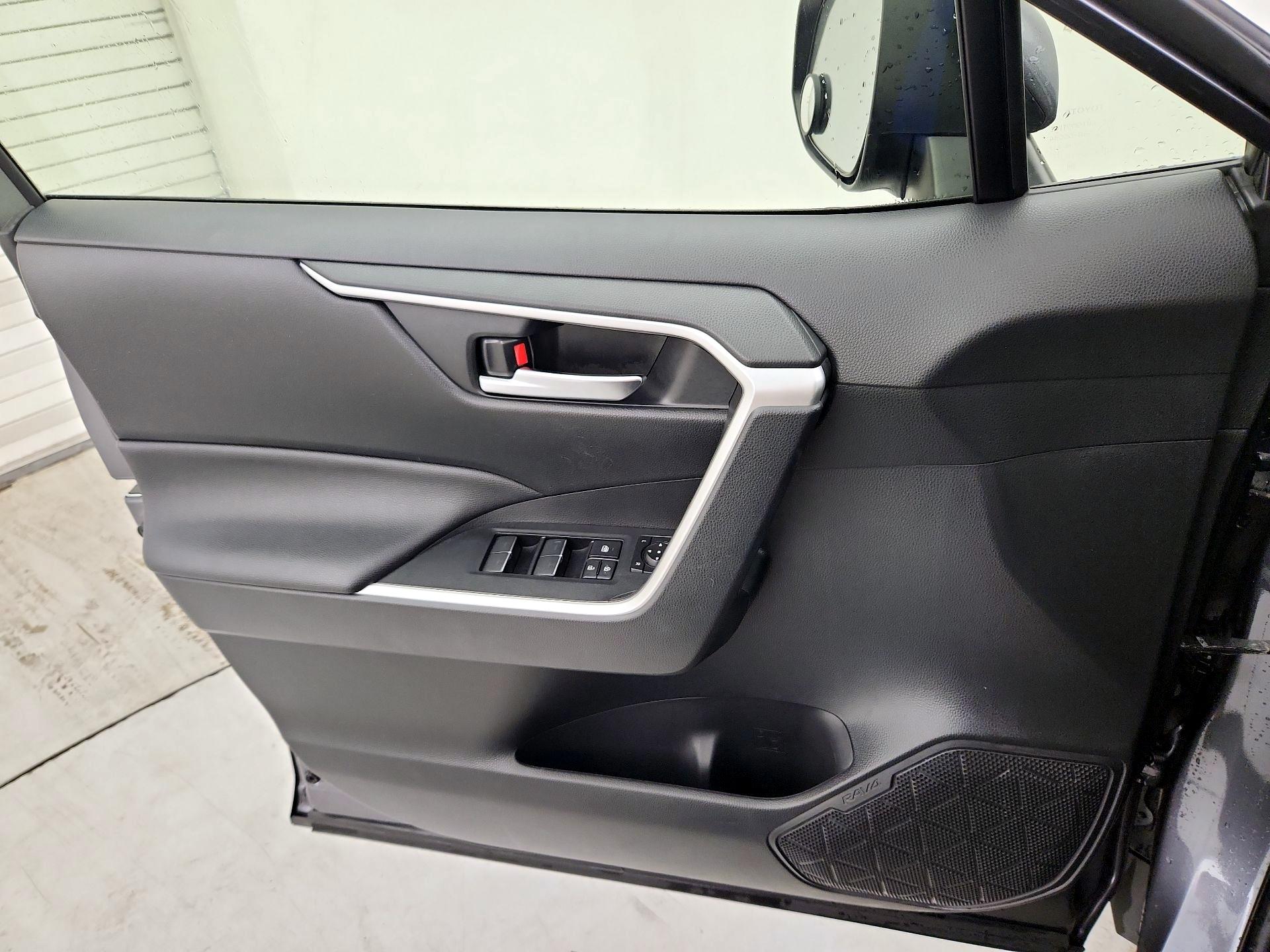 Thumbnail: 2023 Toyota RAV4 - 12