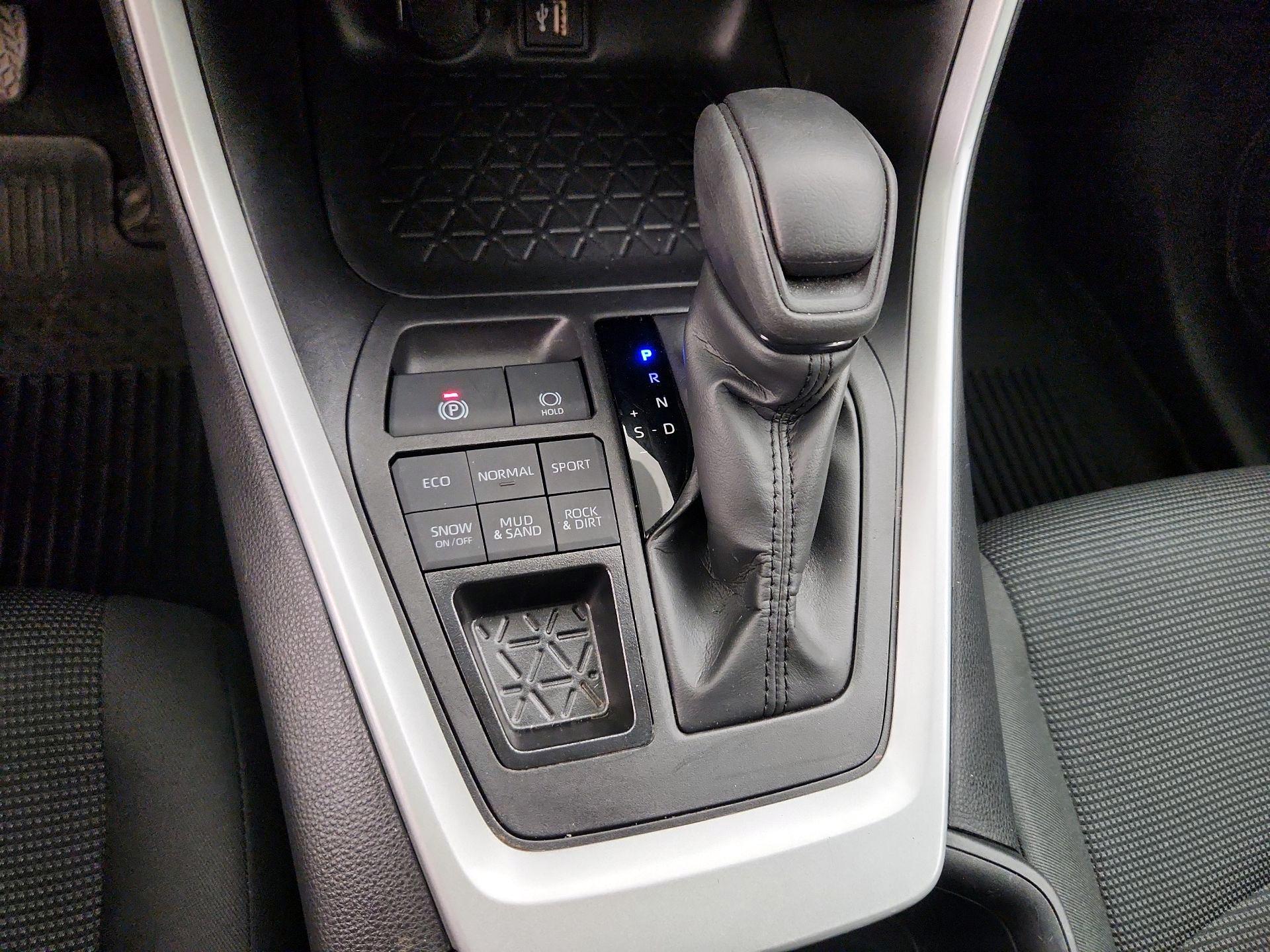 Thumbnail: 2024 Toyota RAV4 - 17