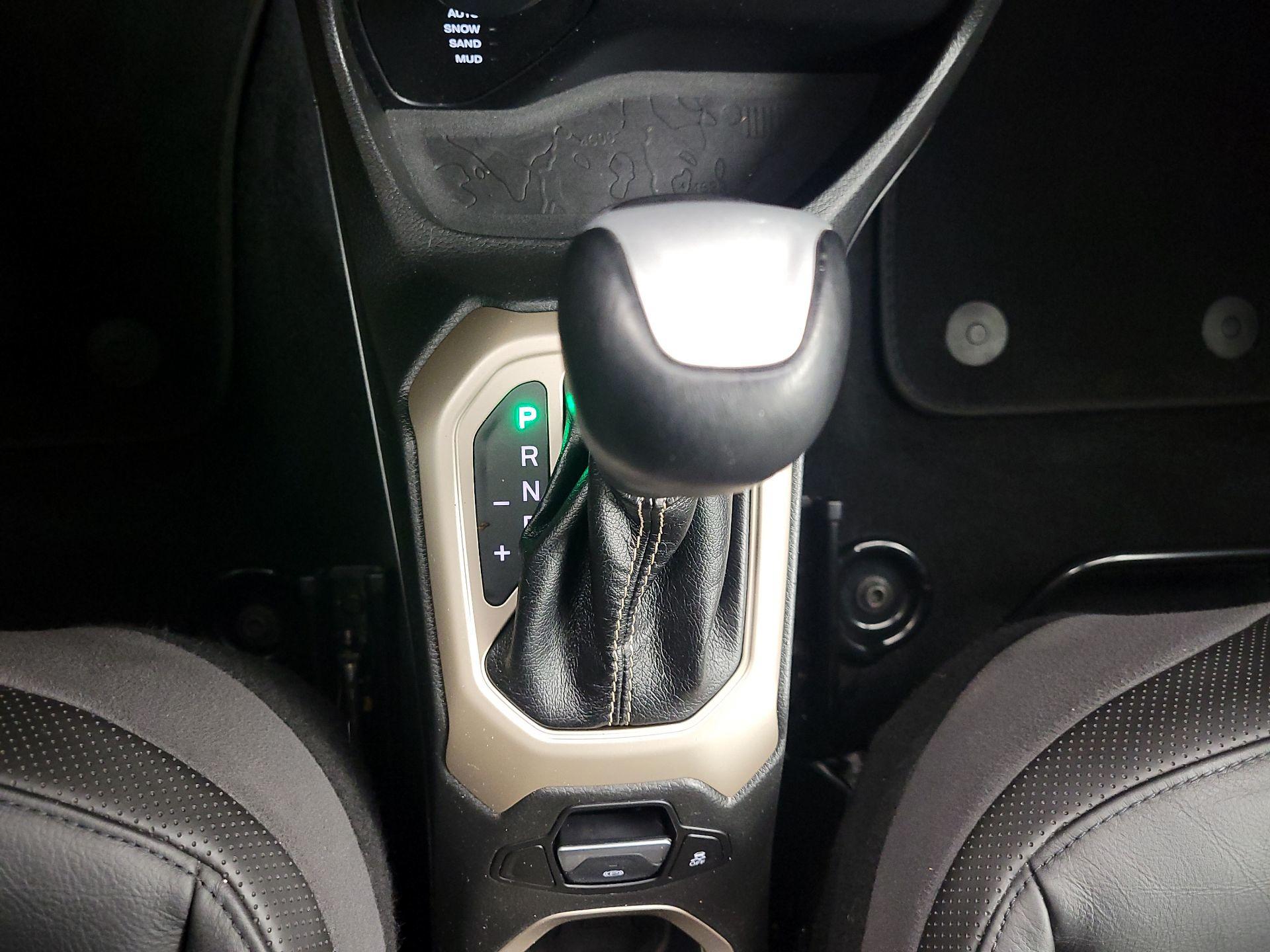 Thumbnail: 2016 Jeep Renegade - 18