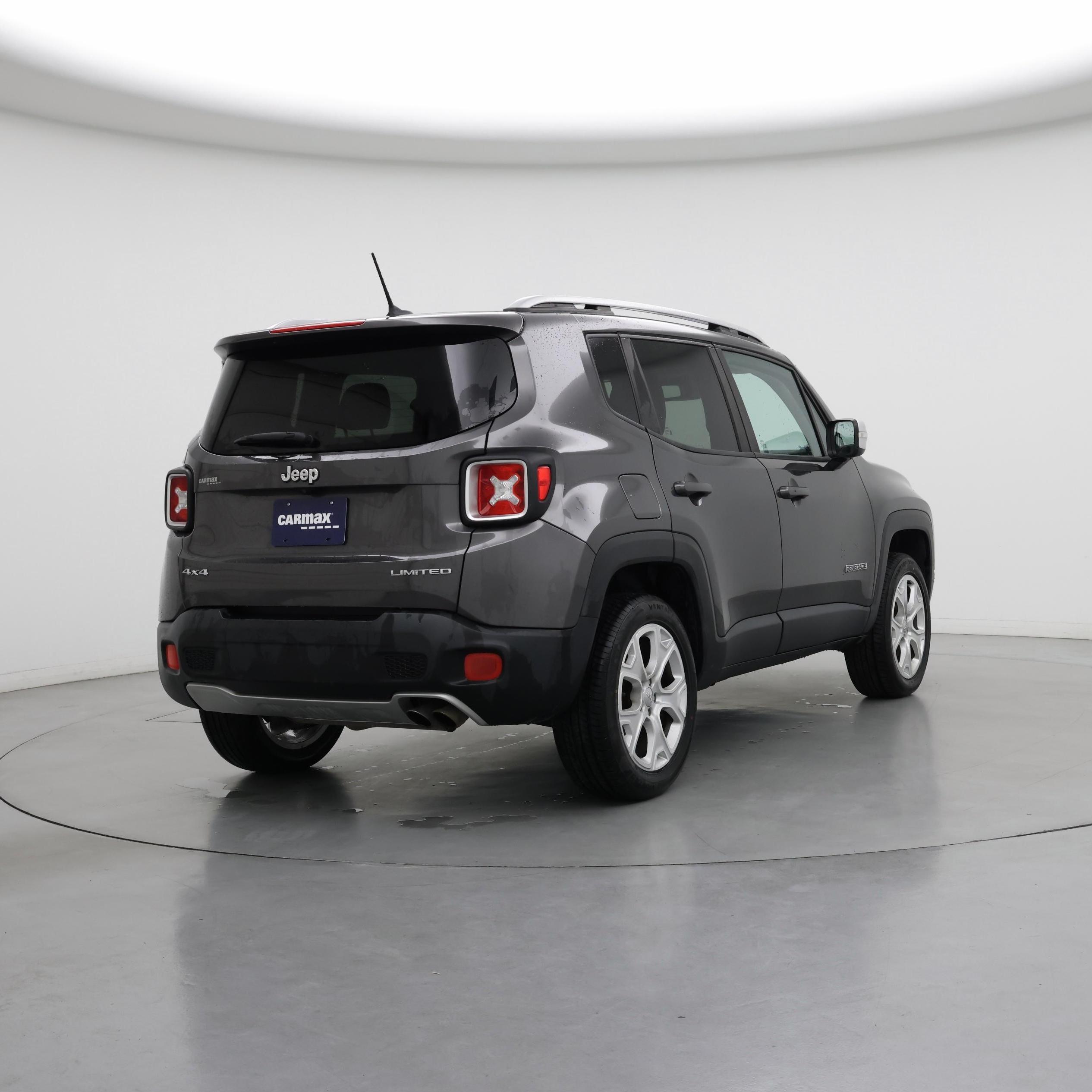 Thumbnail: 2016 Jeep Renegade - 8