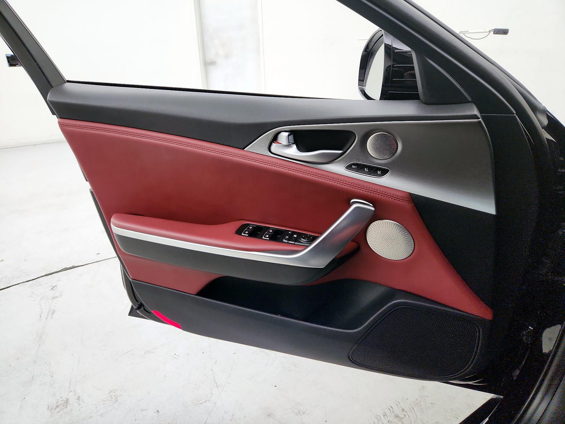 Thumbnail: 2019 Kia Stinger - 12