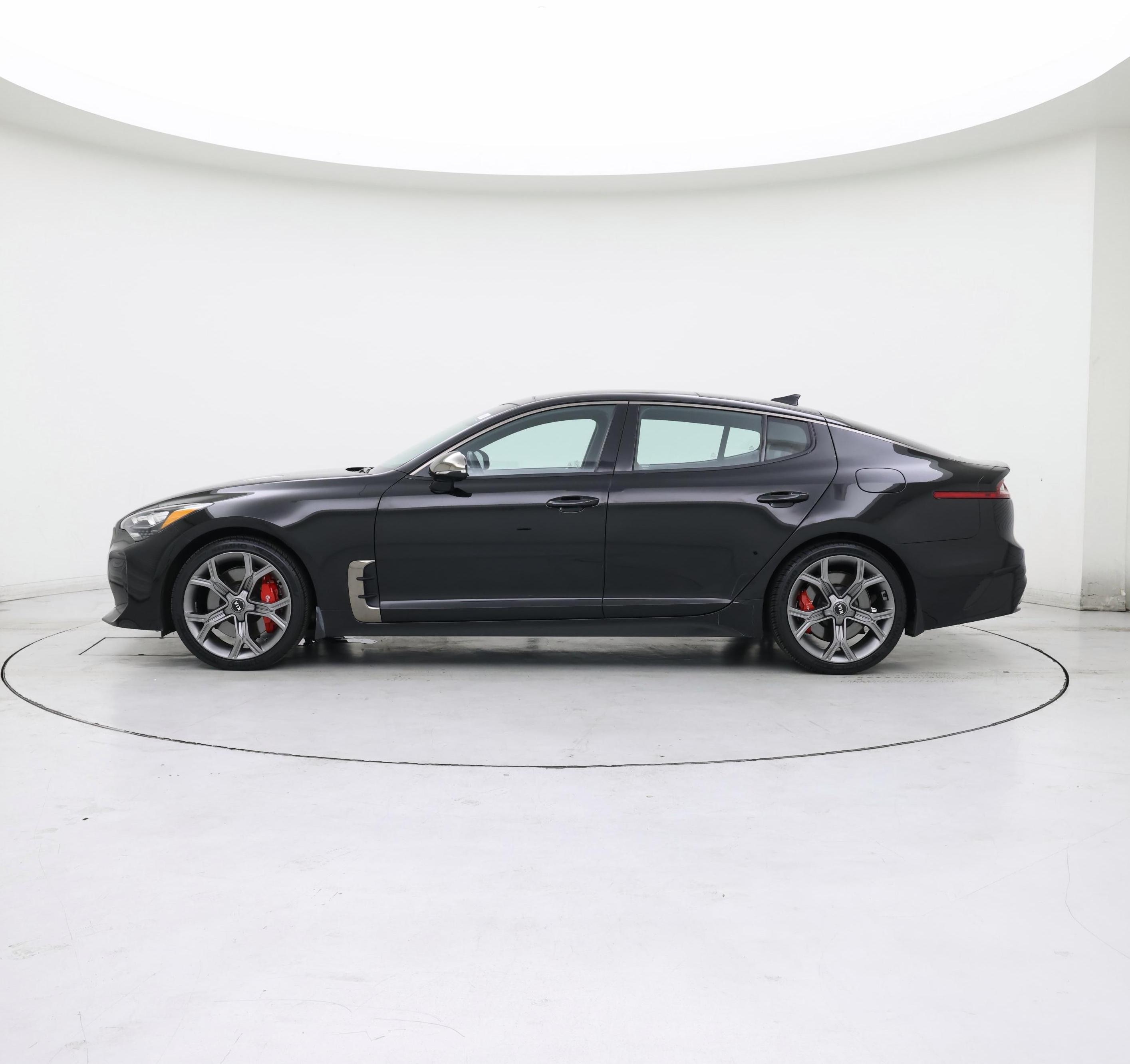 Thumbnail: 2019 Kia Stinger - 3